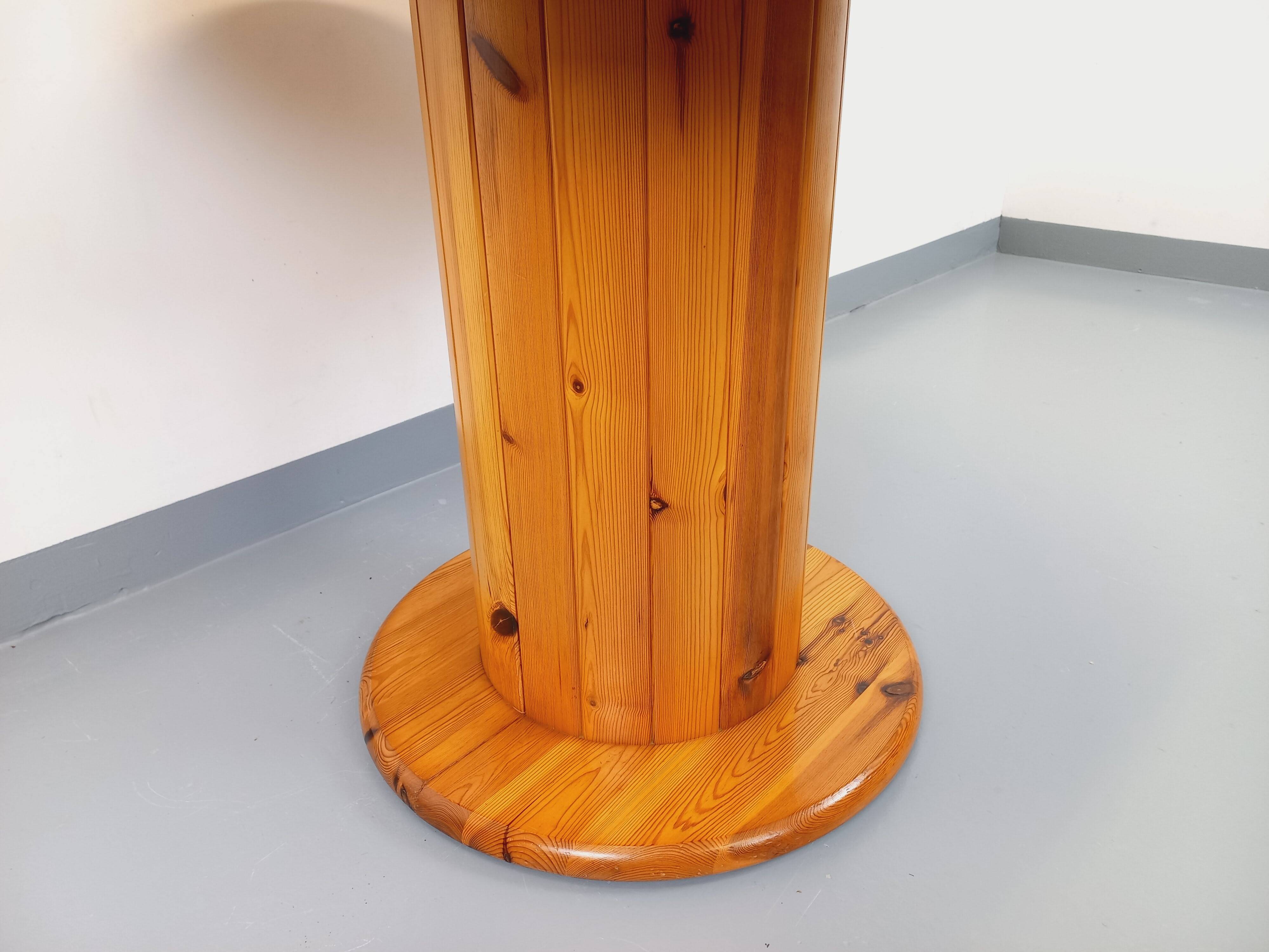 Vintage Scandinavian round pine dining table from the 60s 70s