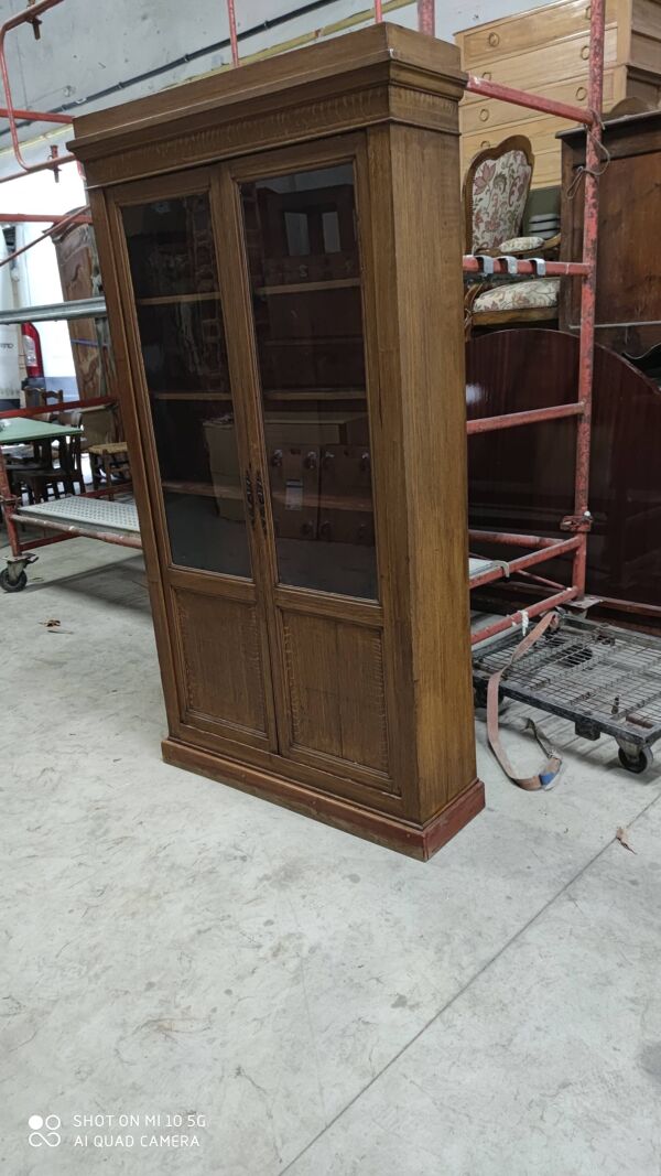 Bibliothèque en peinture trompe l'oeil façon chêne époque 1870