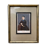 Old portrait photo of a woman