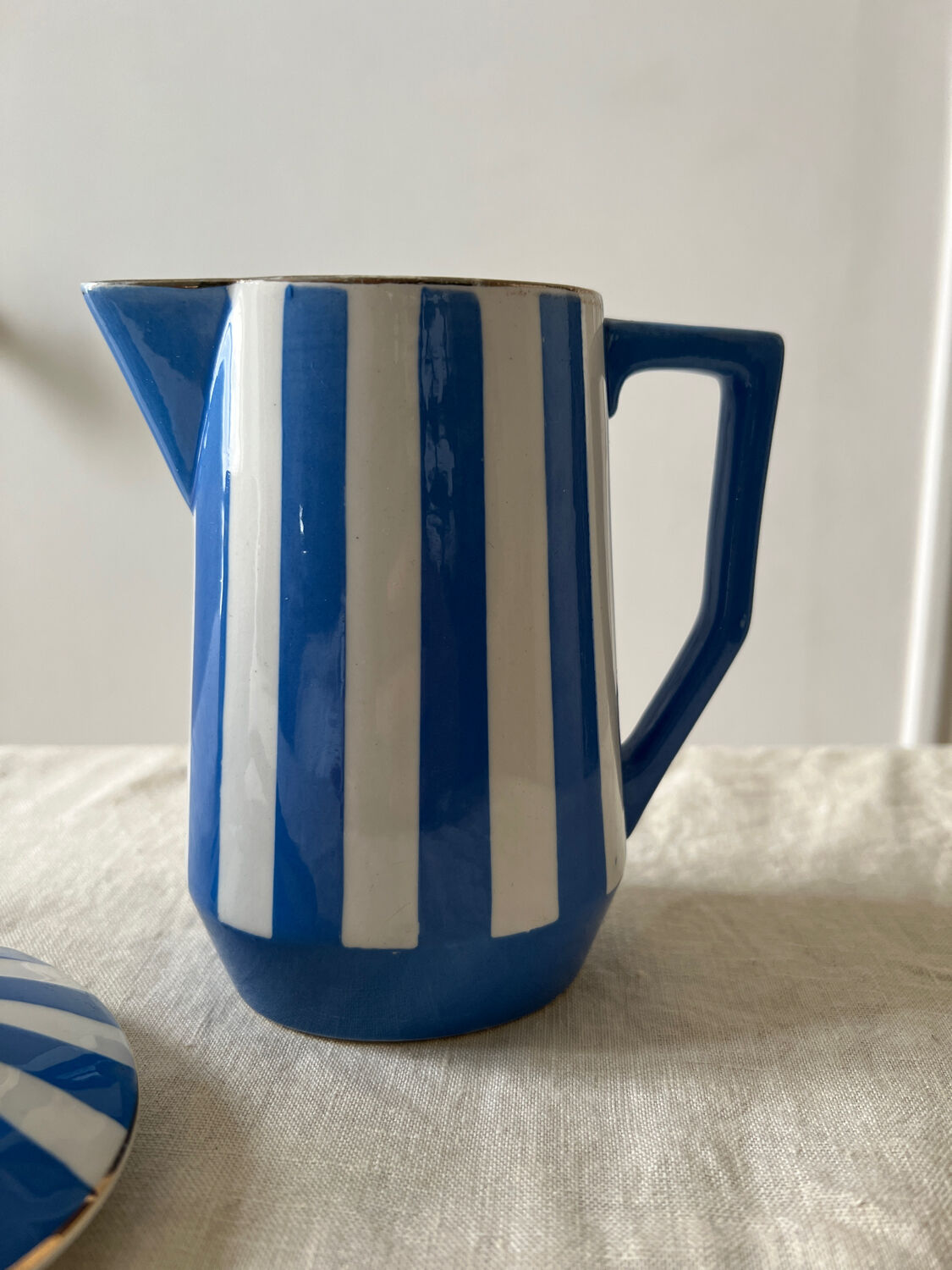 Milk jug Sarreguemines Fox Trott