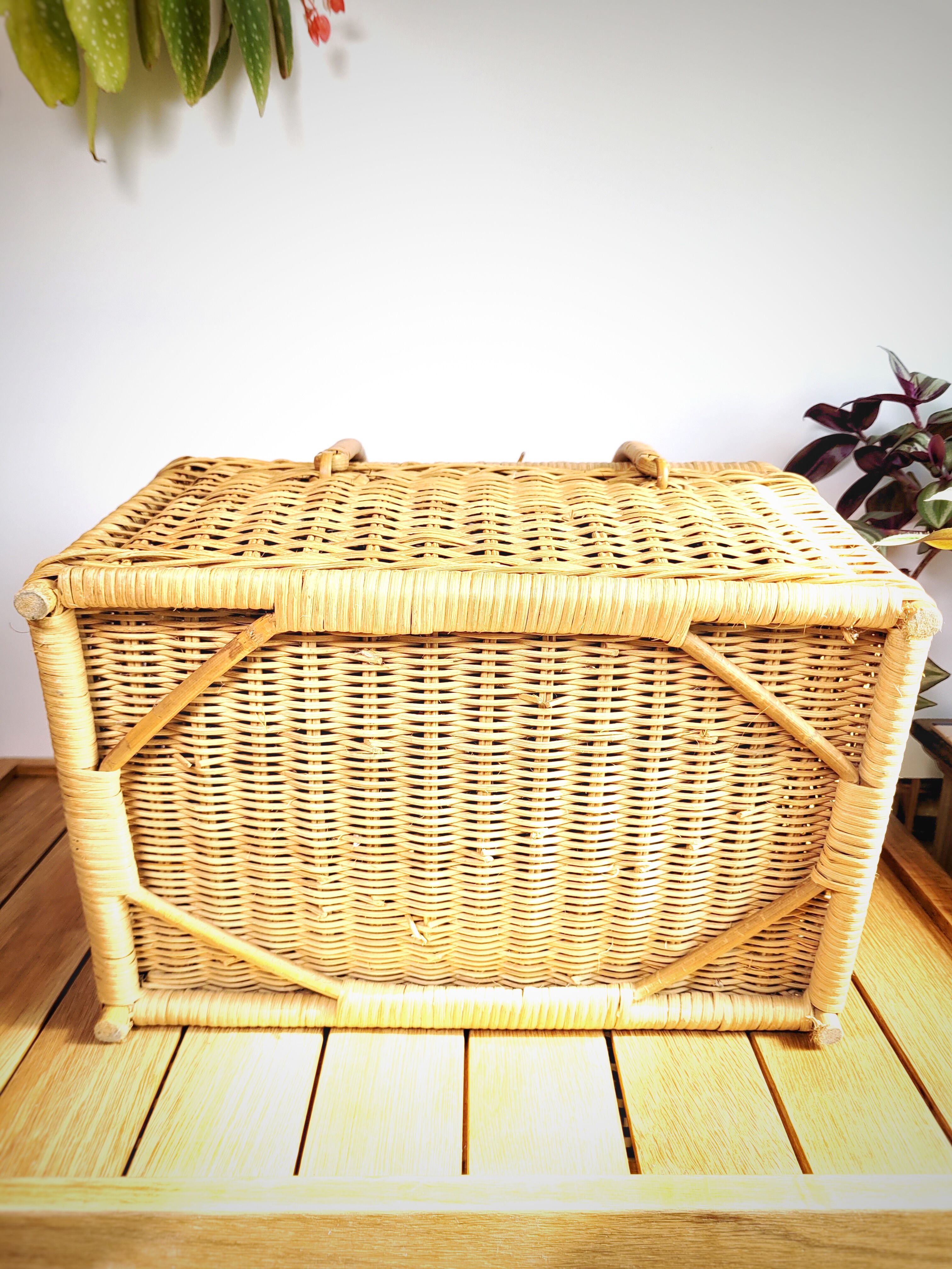 Wicker basket