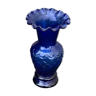 Vase en verre bleu cobalt à collerette art deco