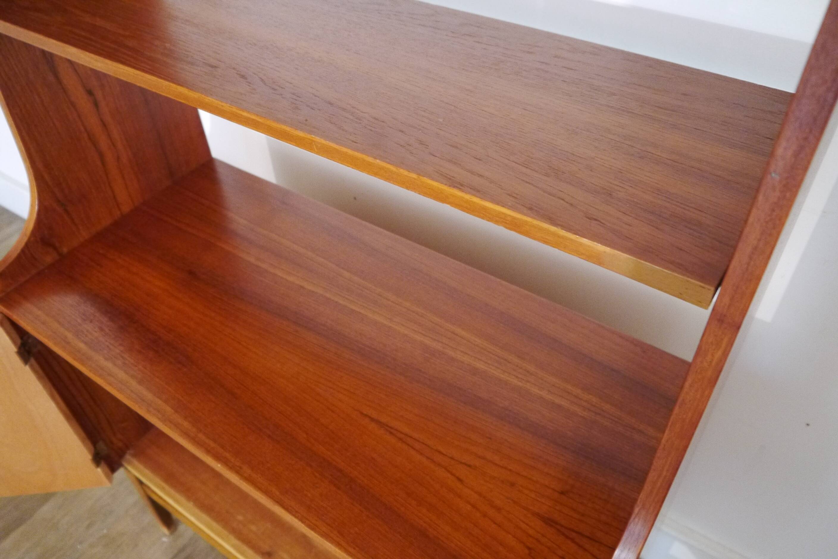Etagère scandinave en teck 1960