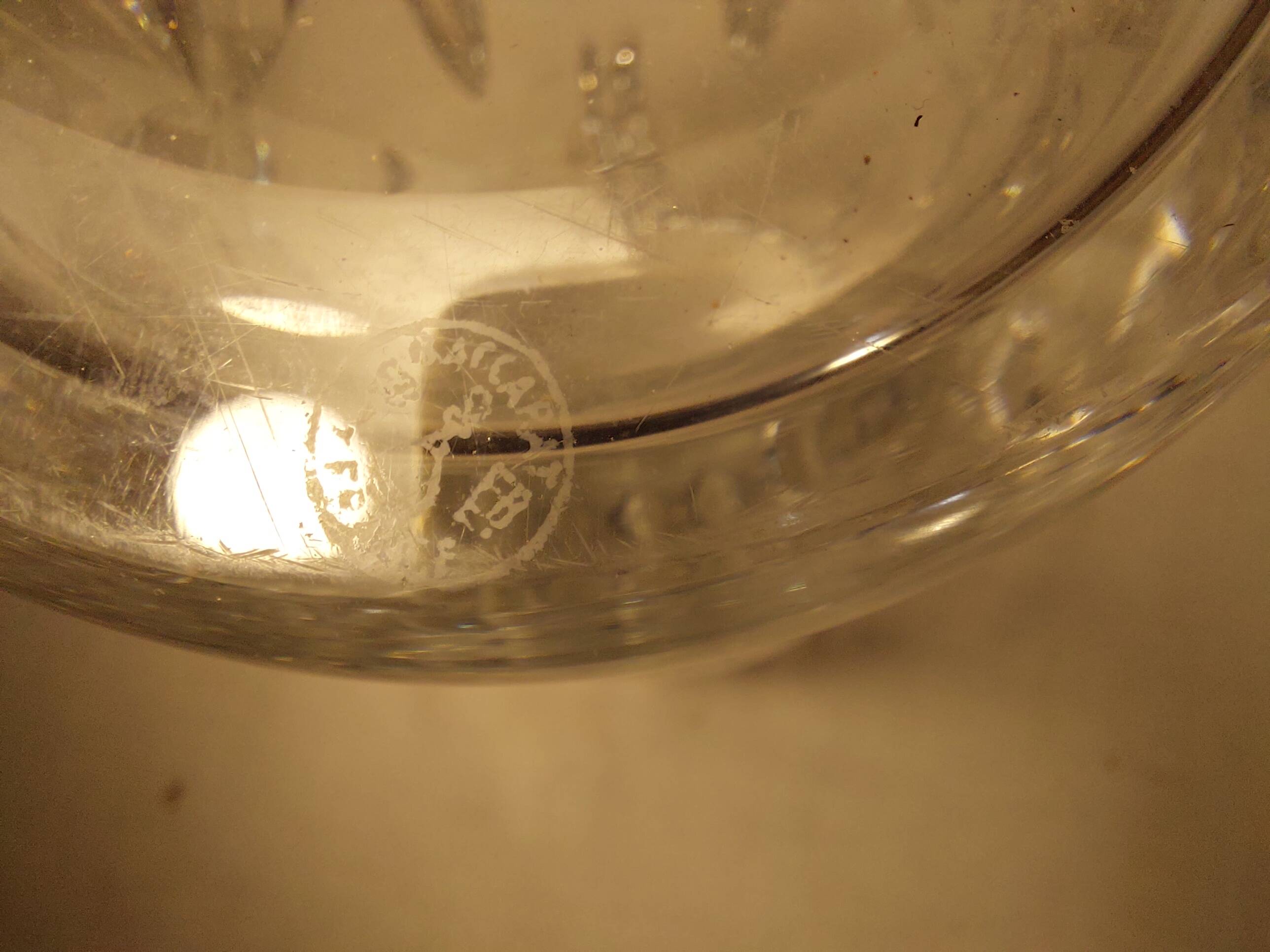 Baccarat crystal vase with chiseled motifs