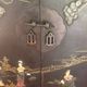 Magnifique cabinet chinois laqué noir et or