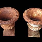 Paire anciens petits vases Médicis en fonte