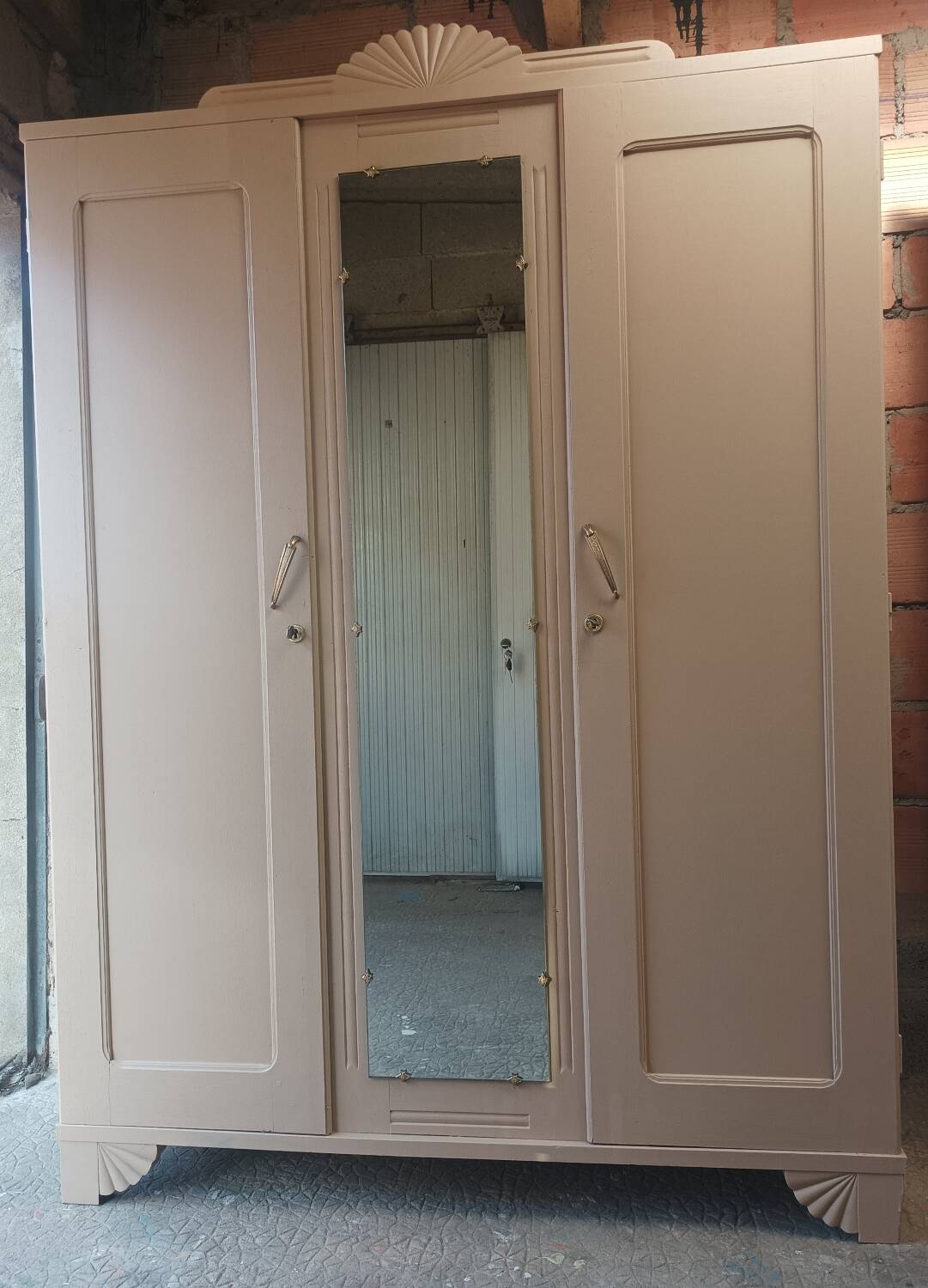 Vintage Art Deco 3-door wardrobe