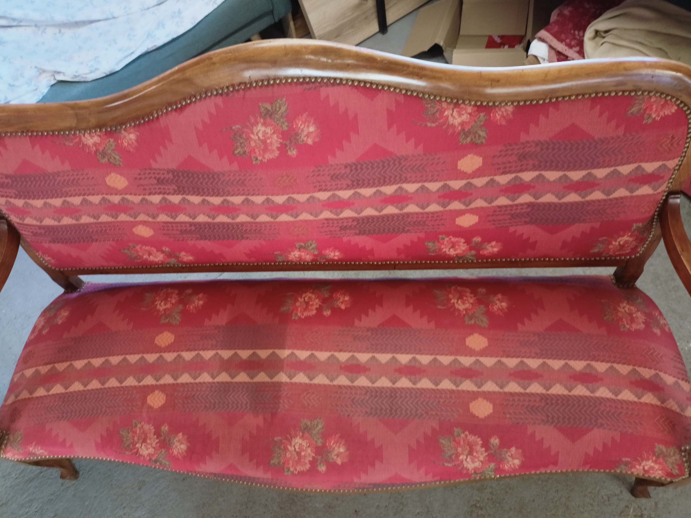 Provencal sofa in wood and fabric