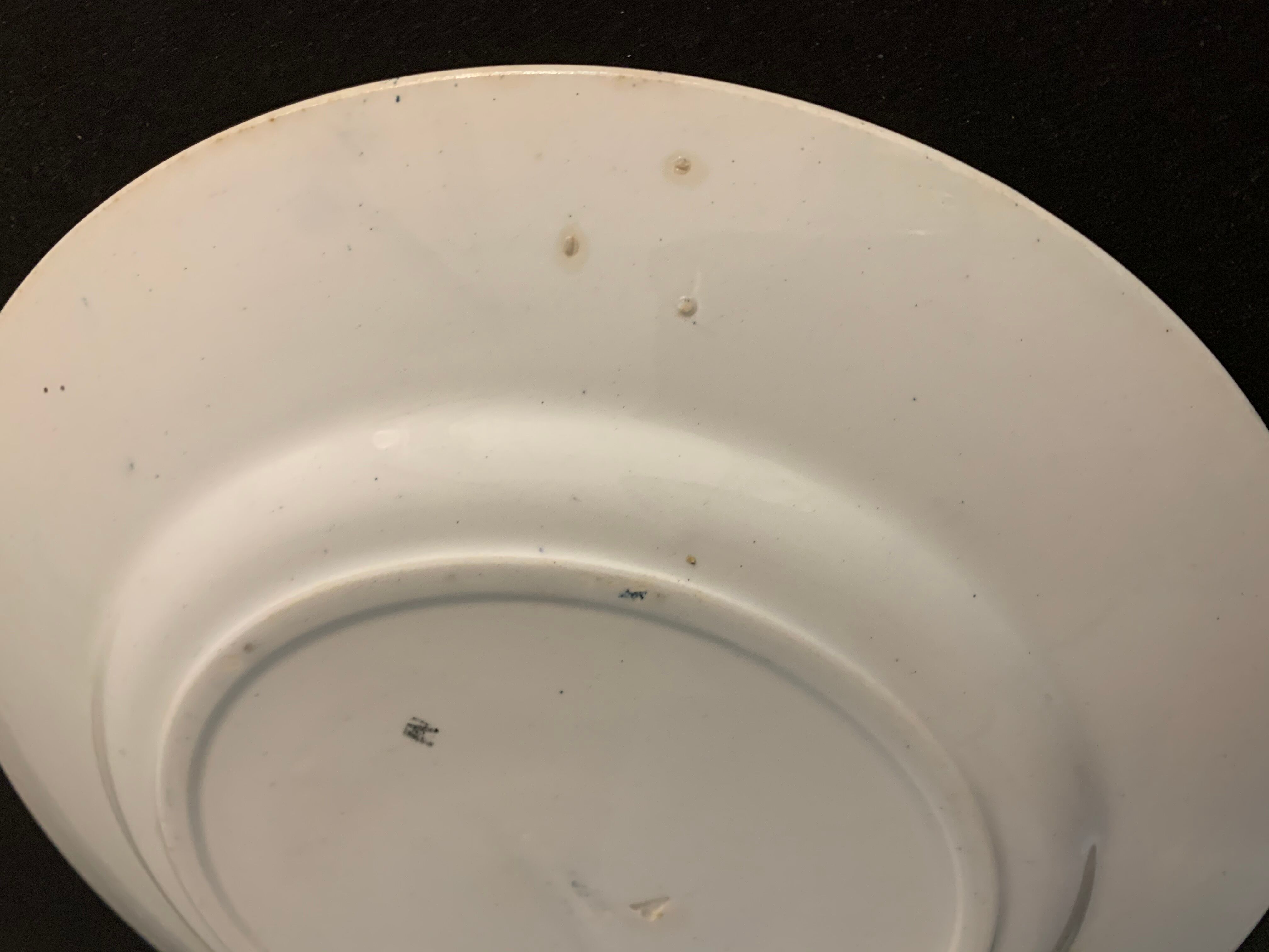 8 flat green and white plates 19th century Terre de Fer