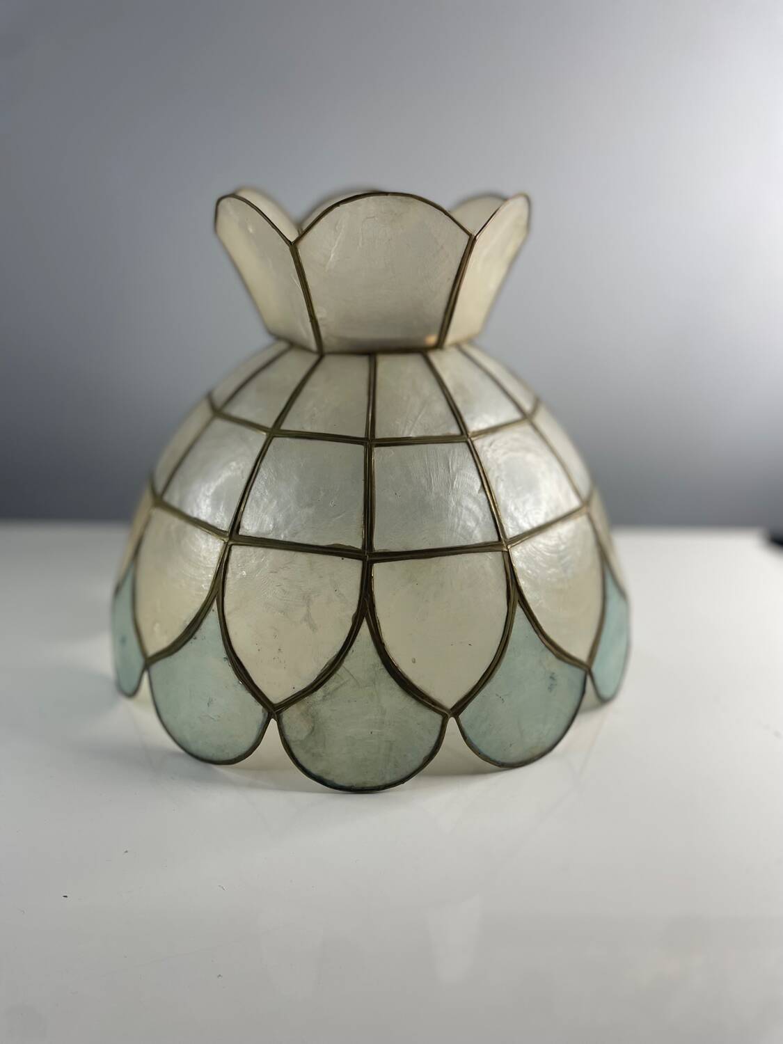 Lampshade in mother-of-pearl and brass 25 cm
