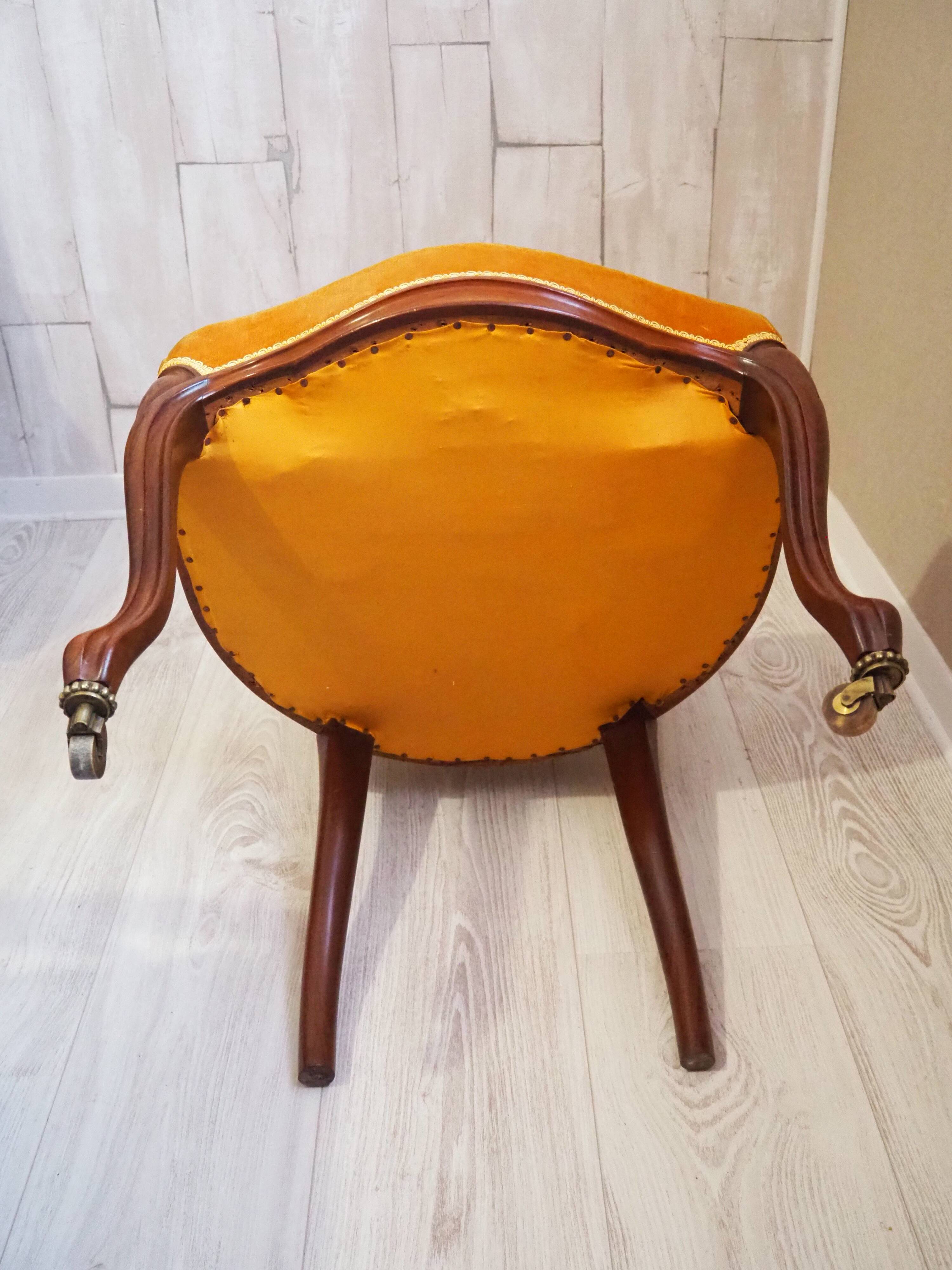 Antique Louis Philippe style padded chair - Wooden structure and horsehair padding - Color m