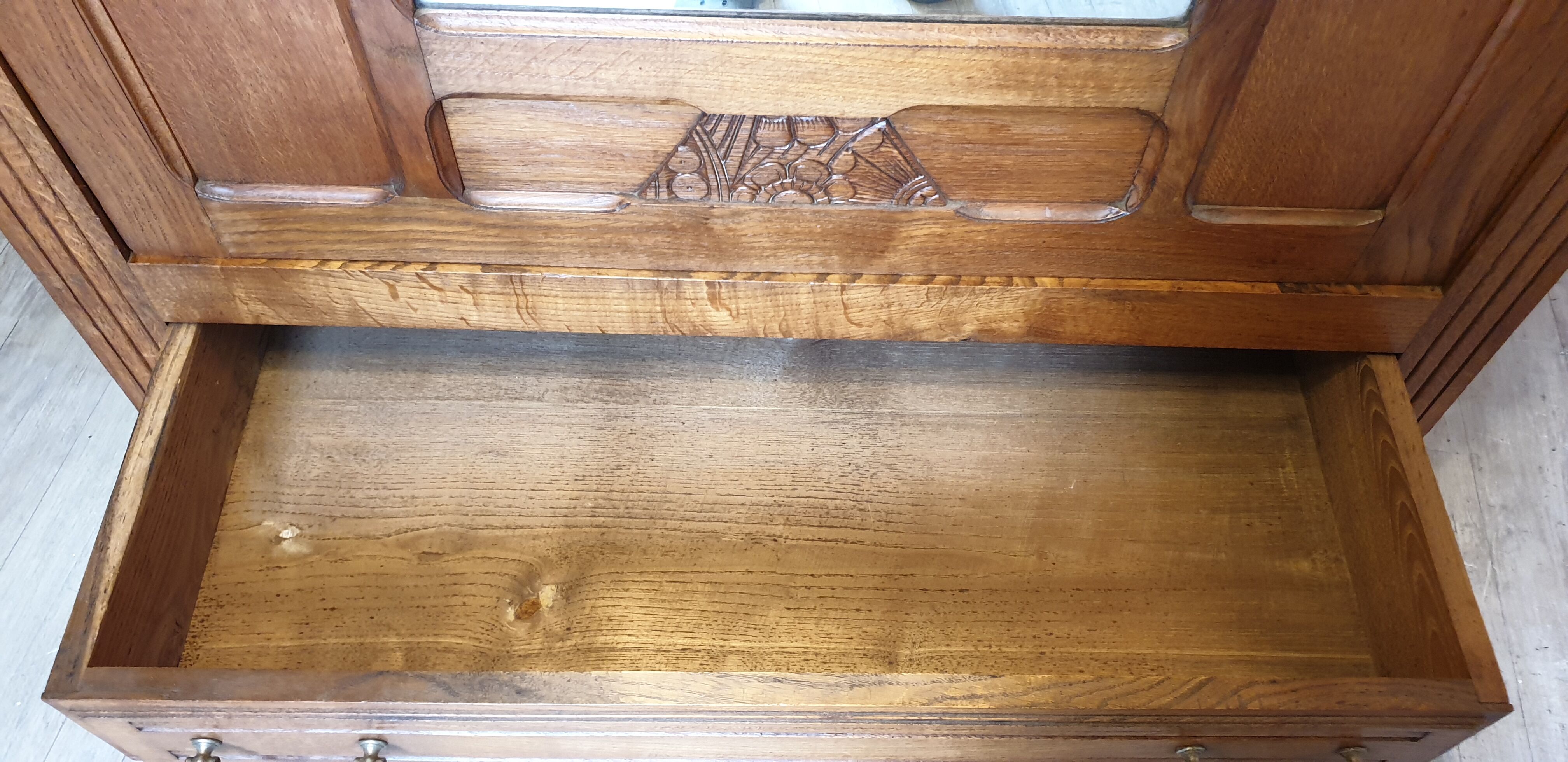 Wardrobe in solid oak