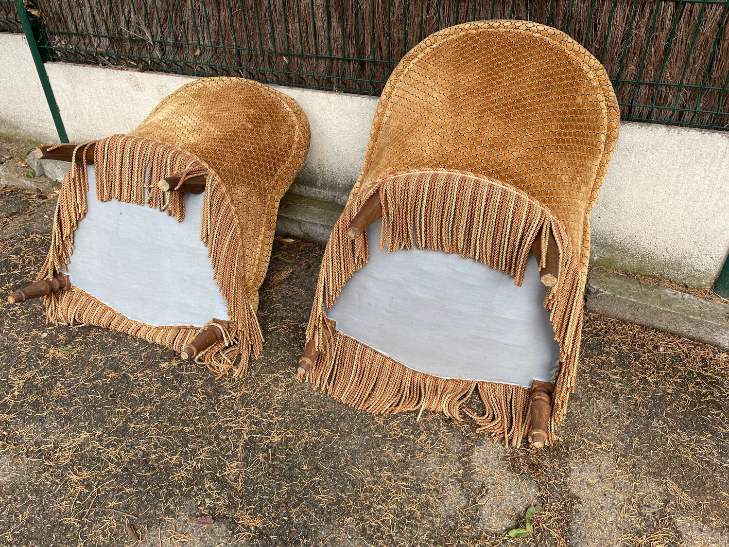 Piary of vintage toad armchairs