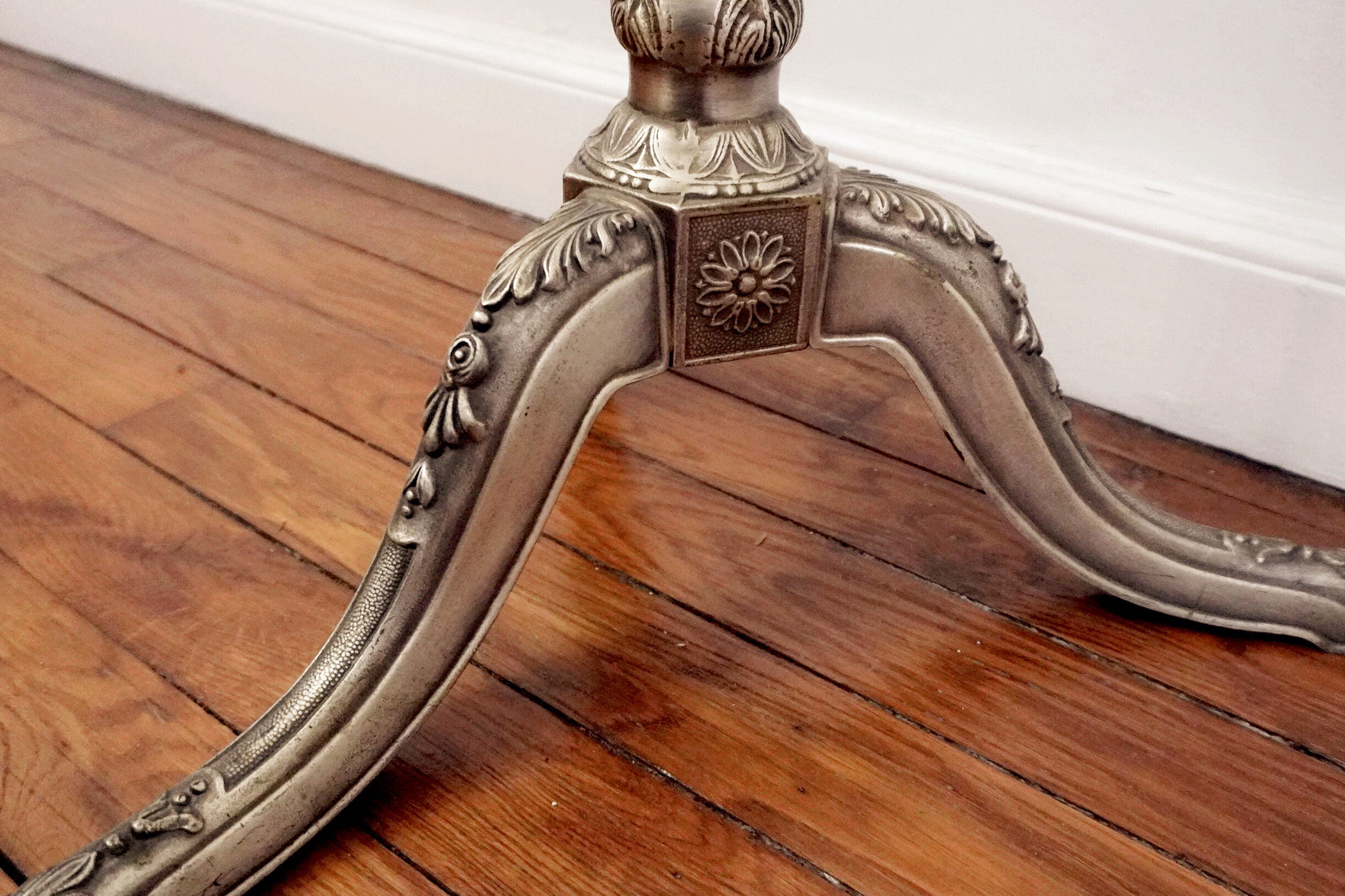 Brass revolving coat holder