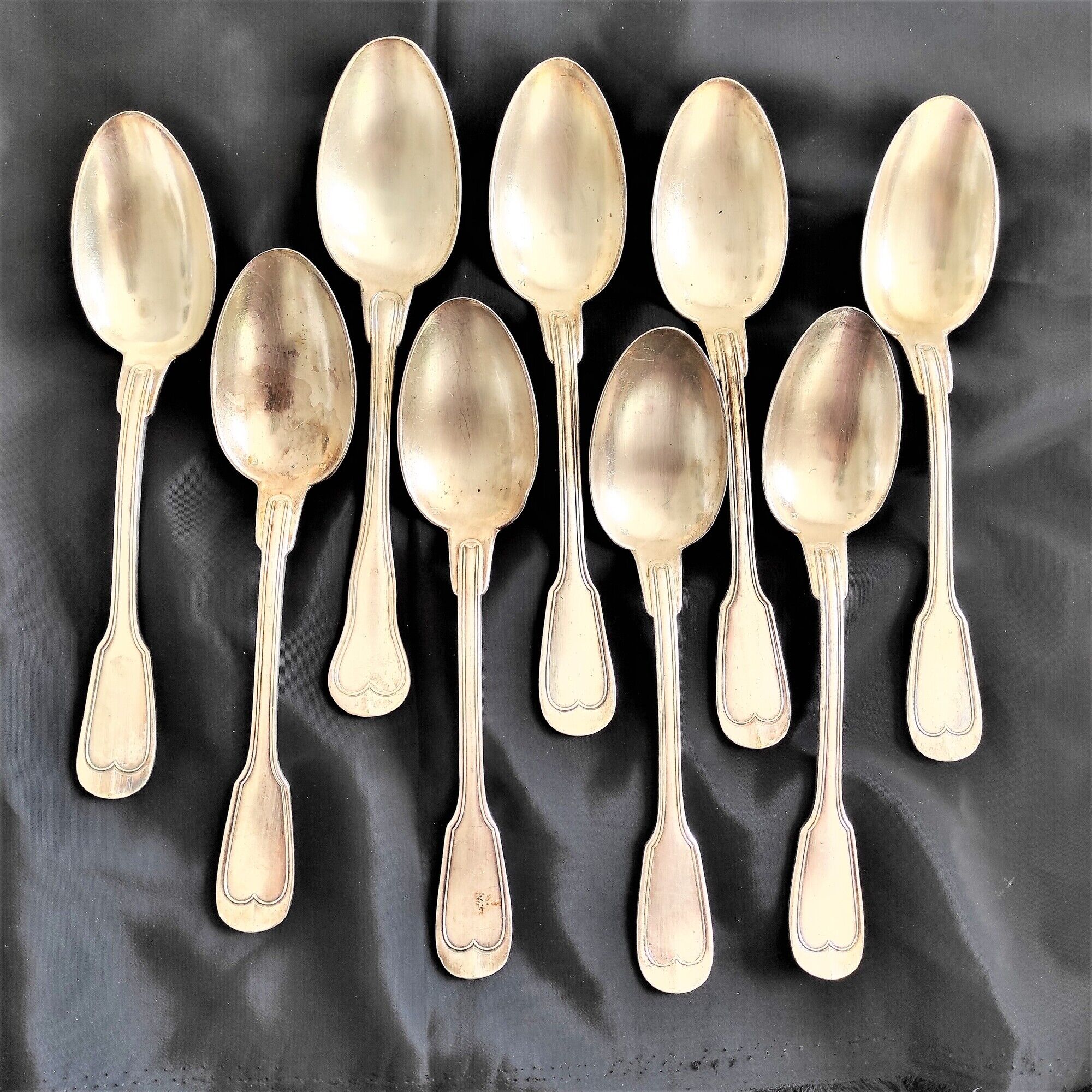9 antique forks and 9 spoons grade 84 with classic décor