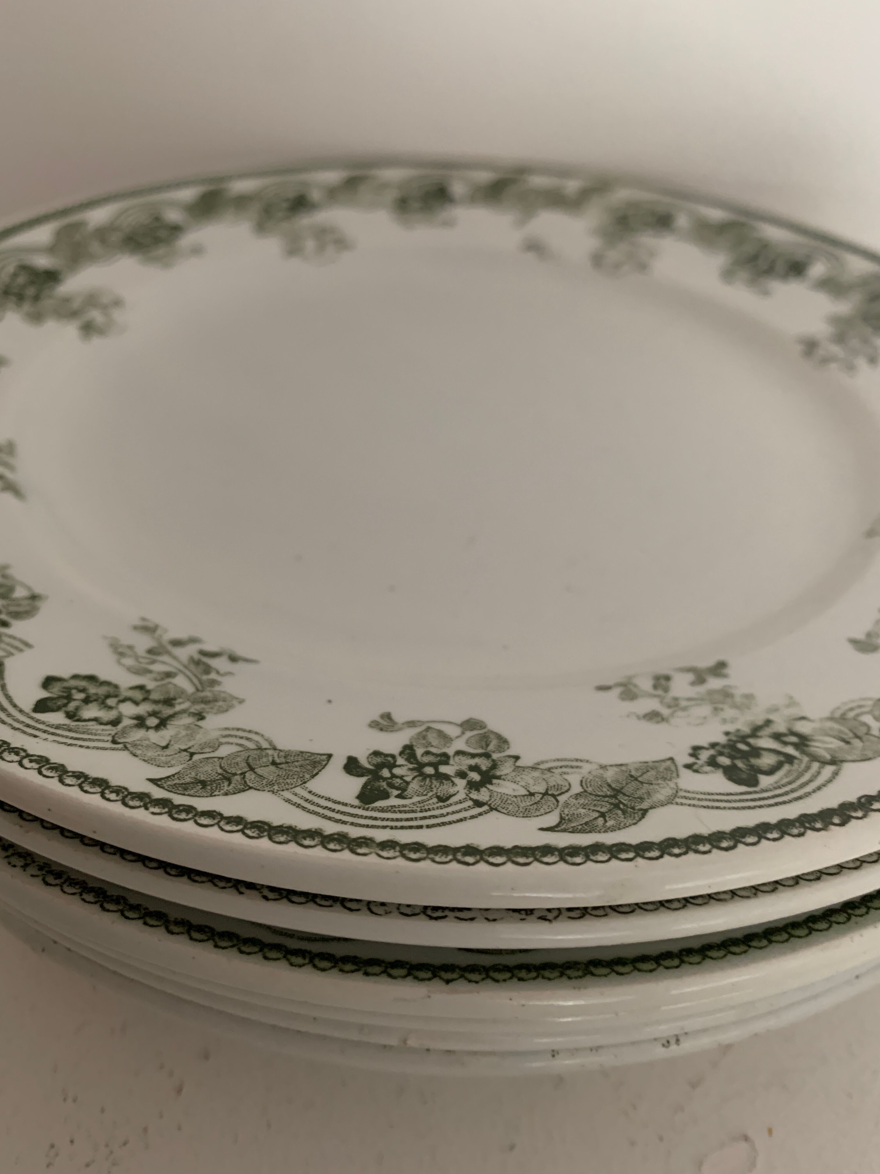 7 dessert plates Moulin des Loups et Hamage, Violetta