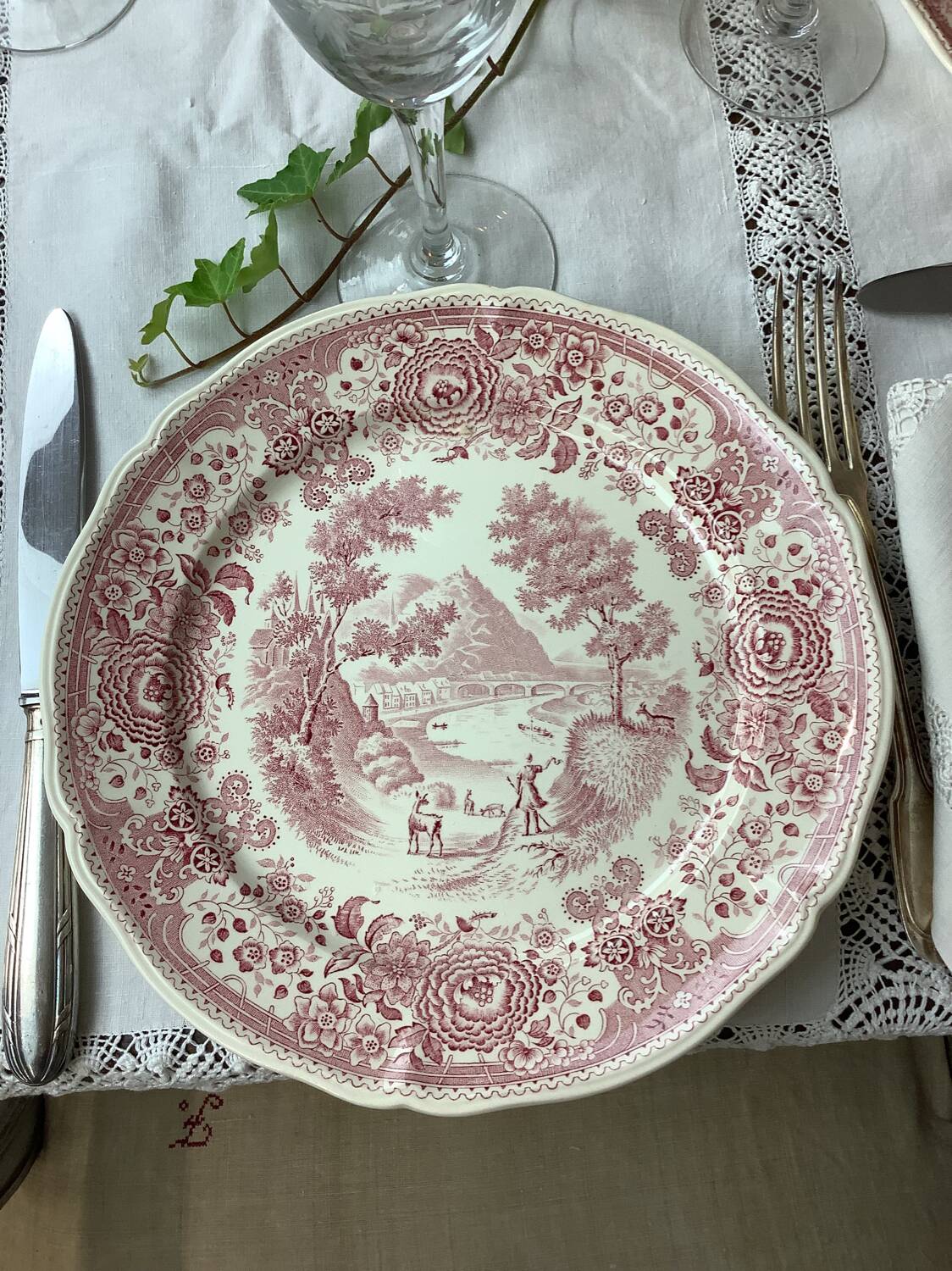 6 Villeroy and Boch Dinner Plates