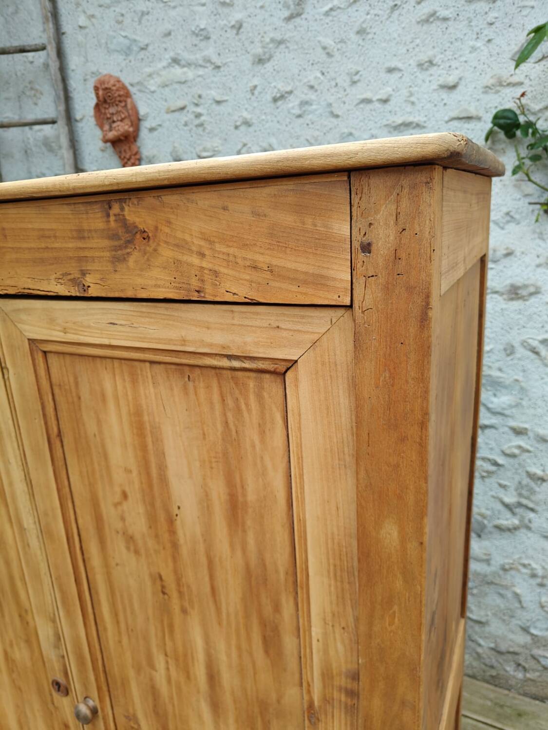 Small Parisian wardrobe