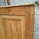Petite armoire parisienne