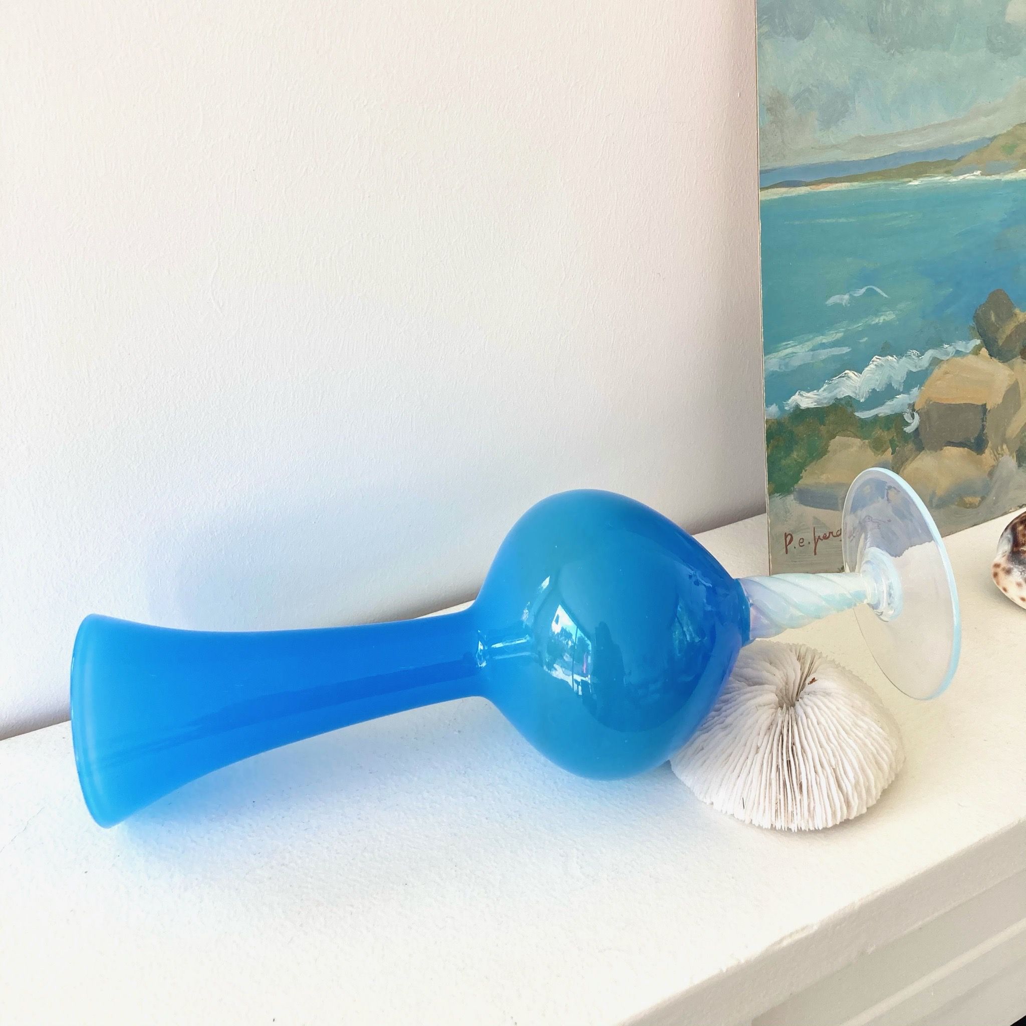 Soliflore opaline vase