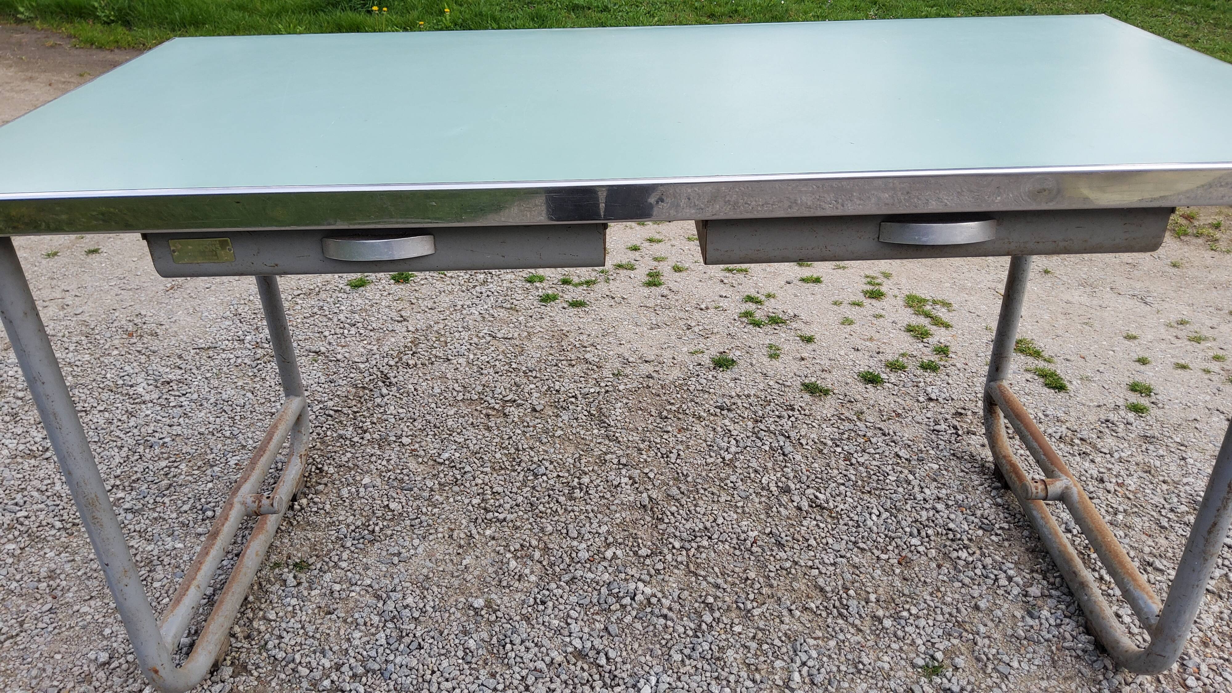 Metal office of the 50s of the Post Office