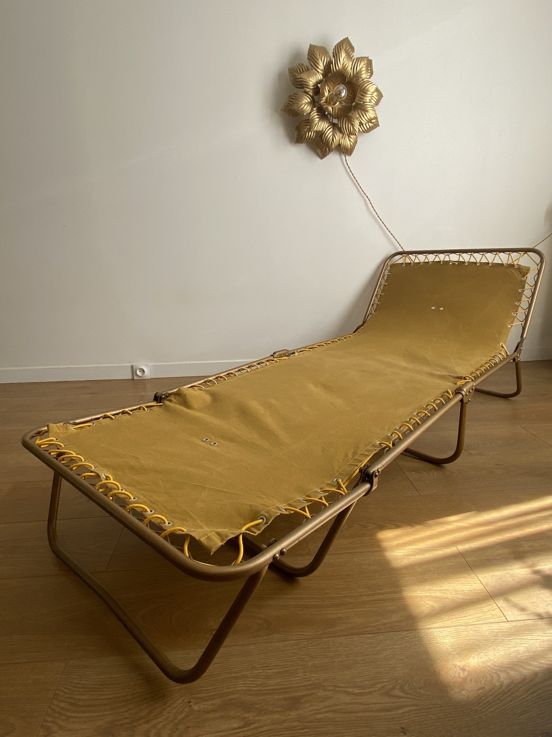 VINTAGE FOLDING CAMP BED