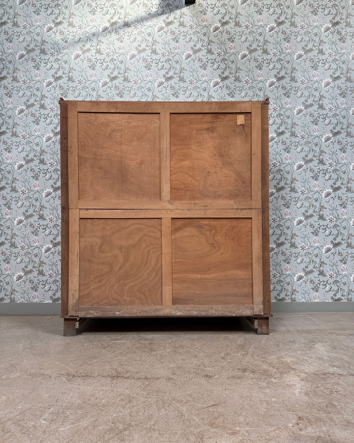 Parisian wardrobe with sliding doors (renovated)