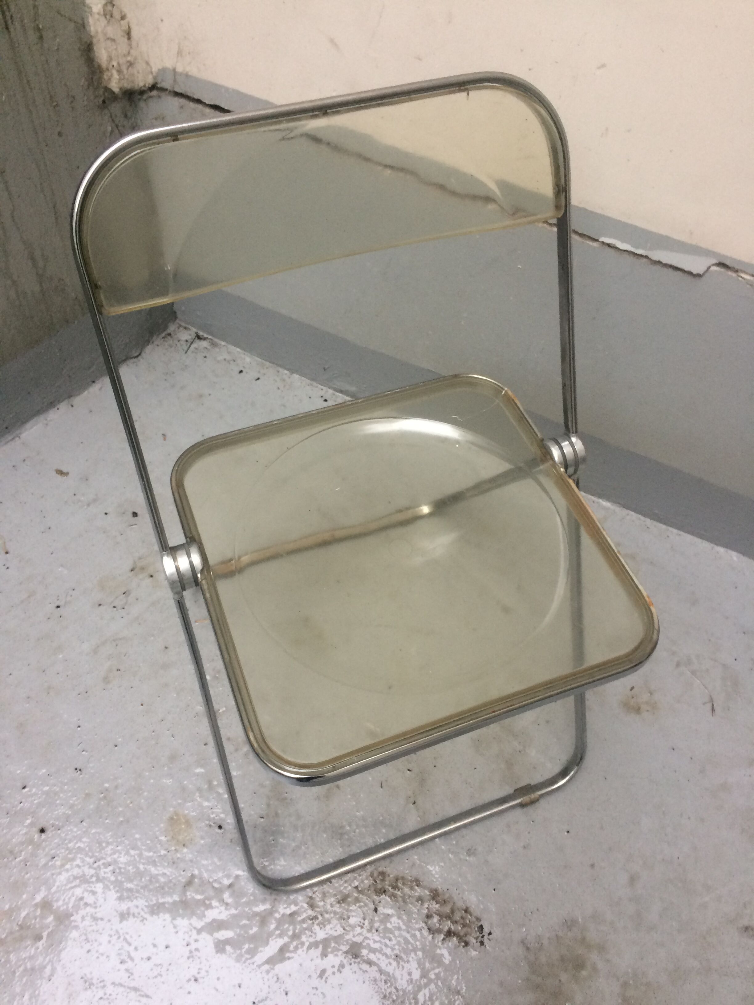 Plia Giancarlo Piretti chair