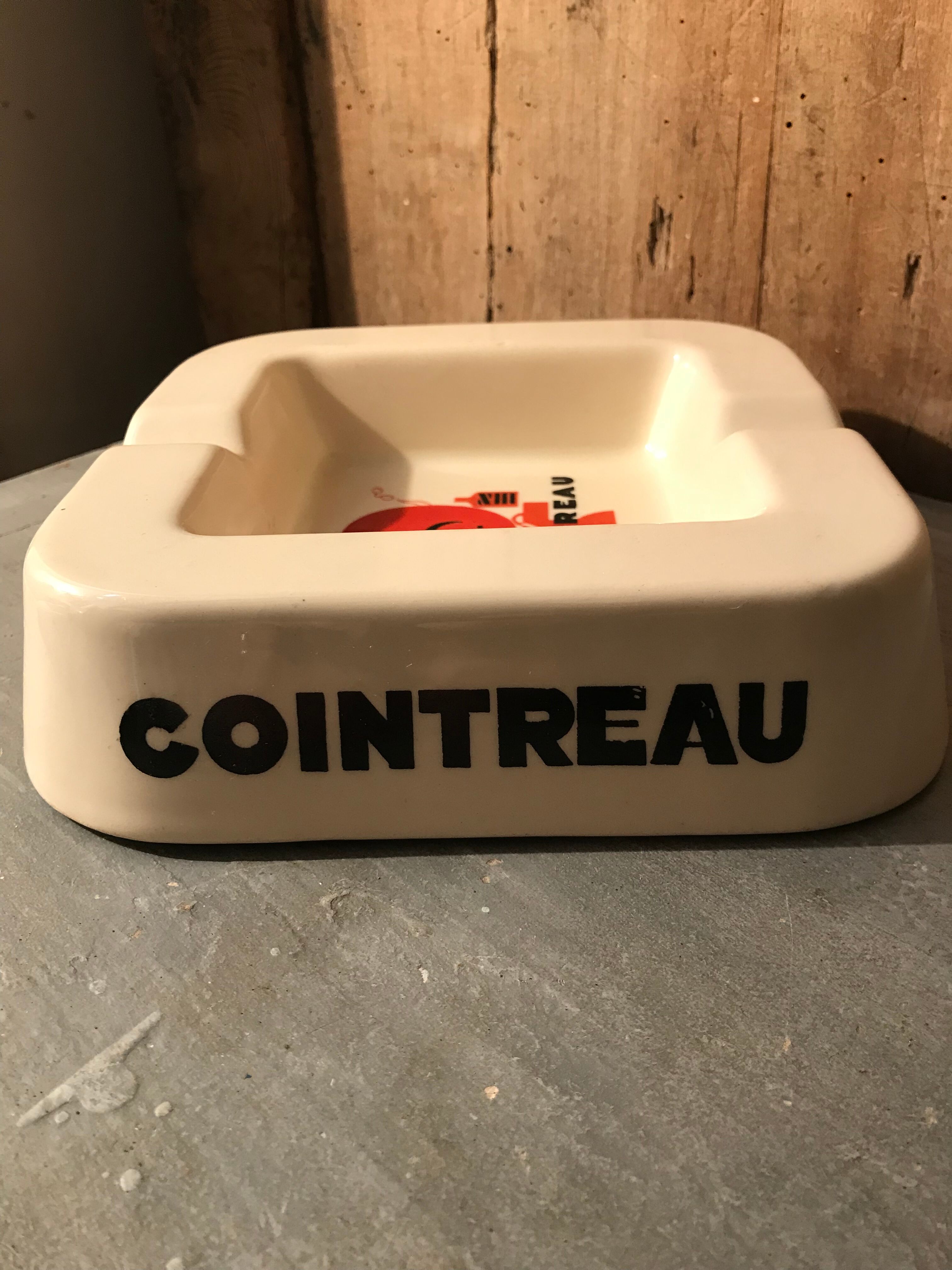 Cendrier publicitaire cointreau