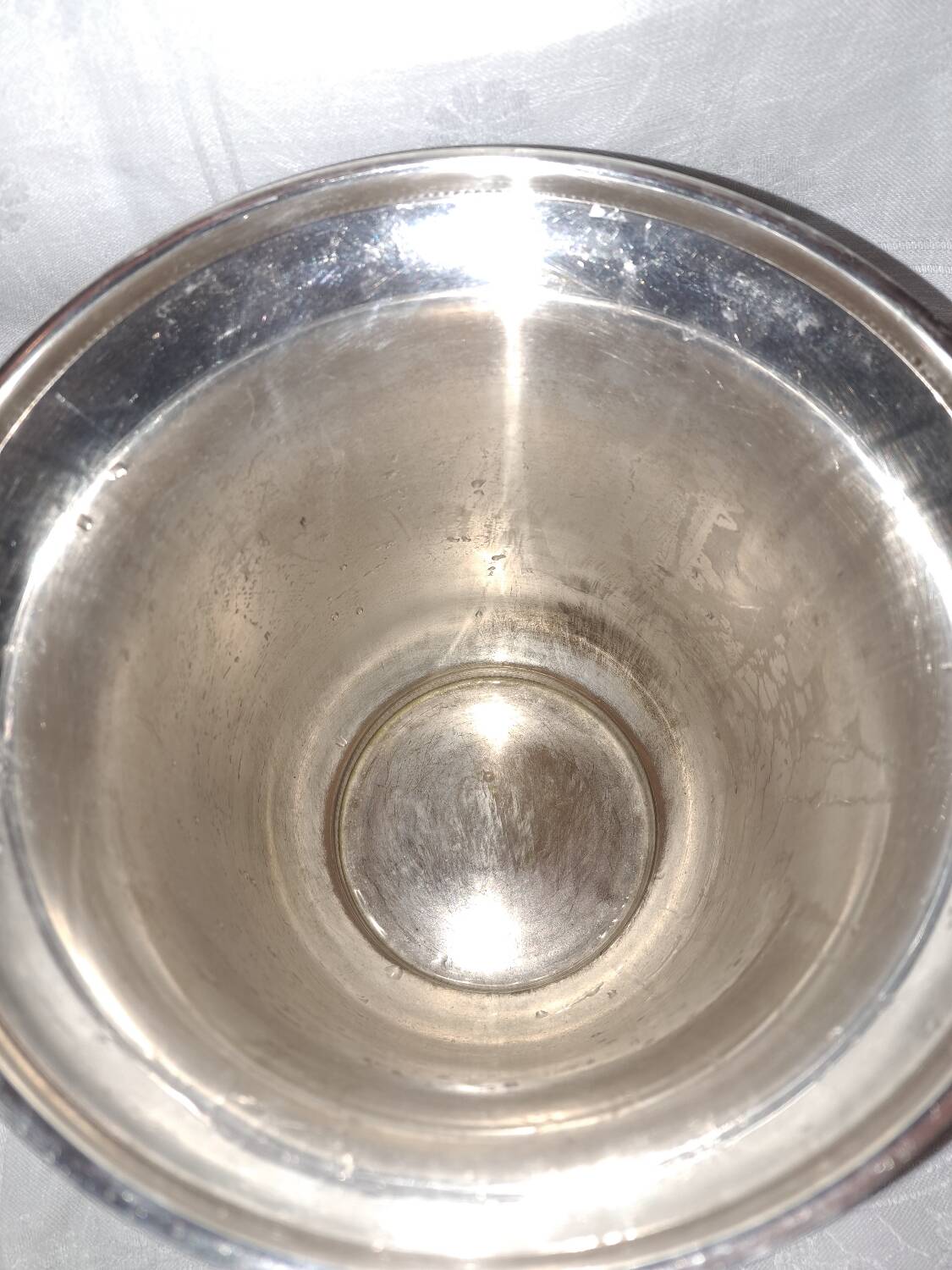 Apladur champagne bucket in silver metal.