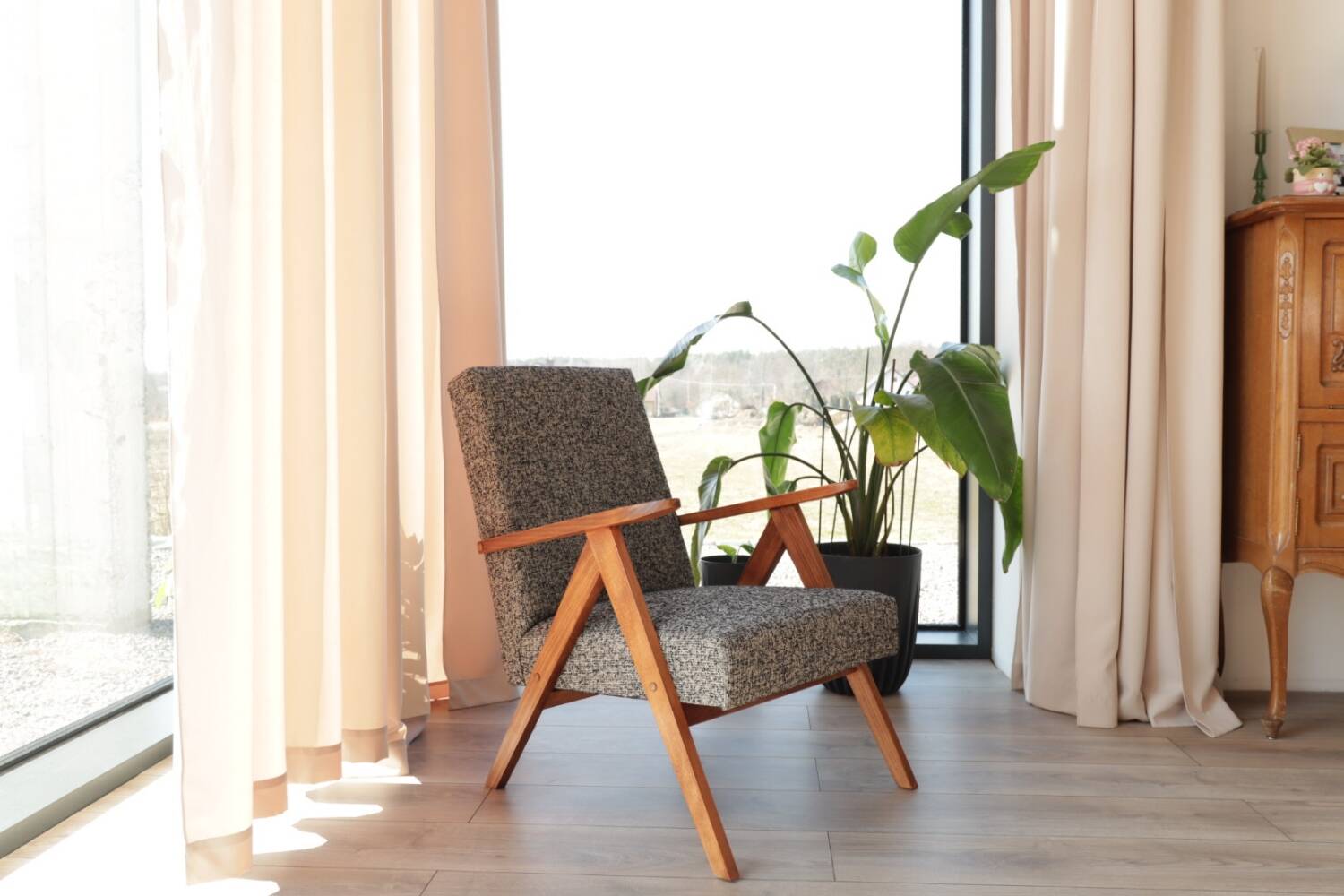 Scandinave armchair black granola zig zag modern design