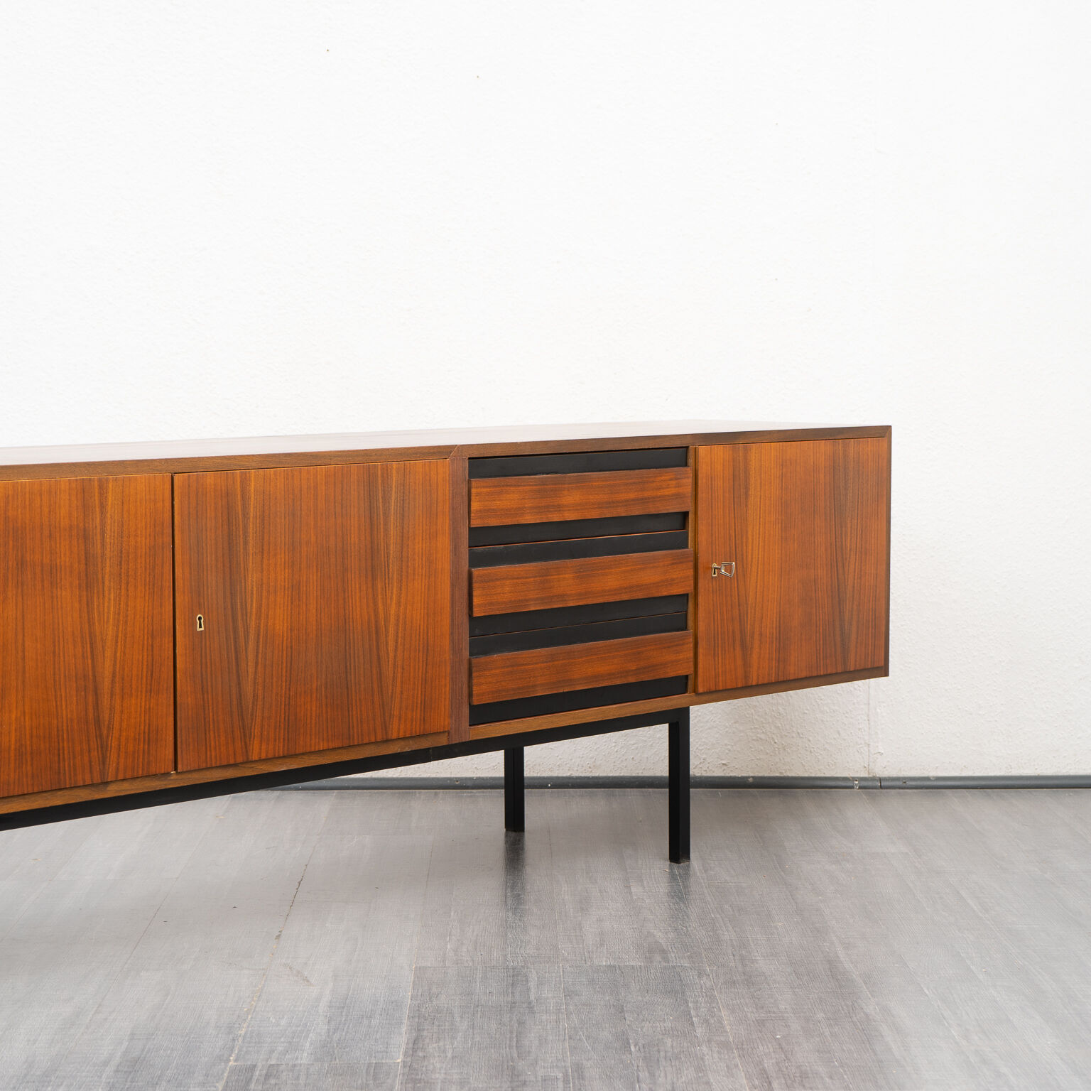 Sidebord, restored, walnut, 300cm