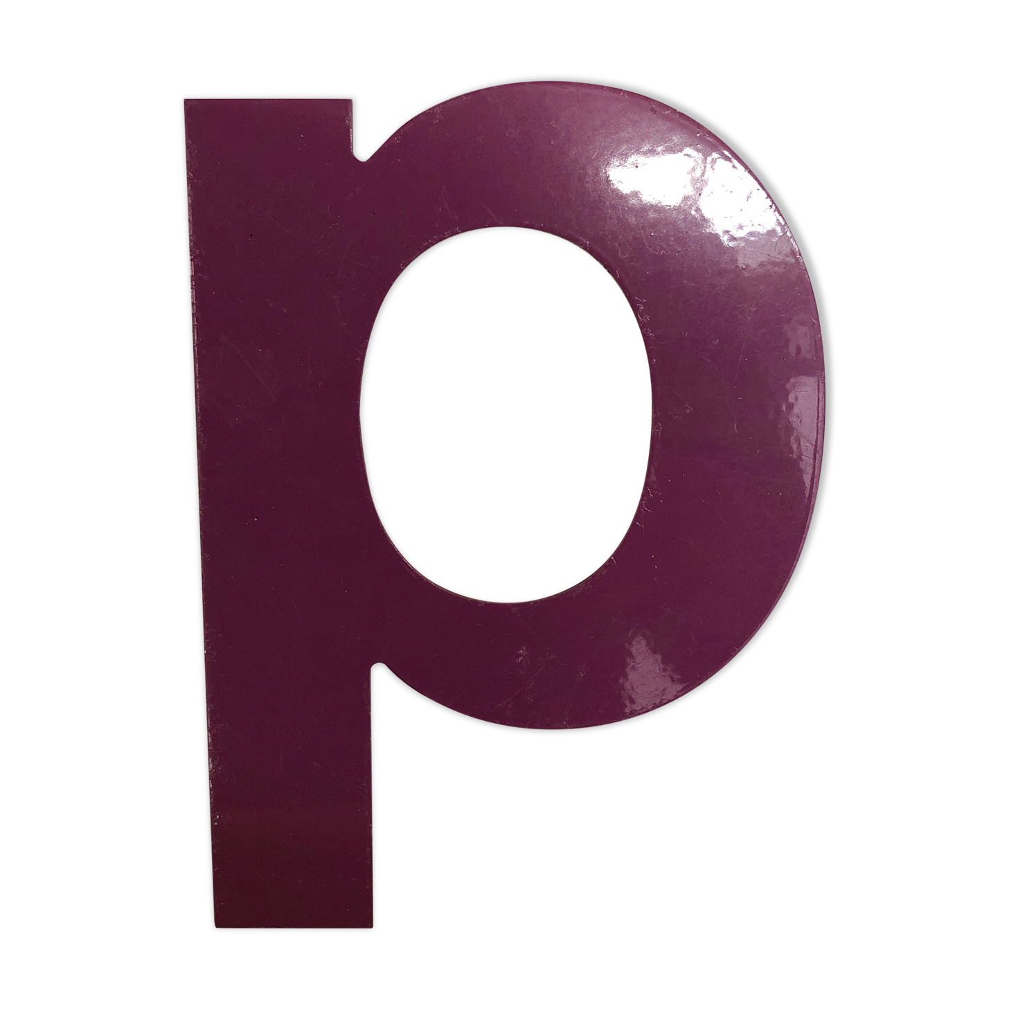 Purple letter "d" or "p"