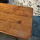Table vintage en chêne français avec finition vernie d'origine