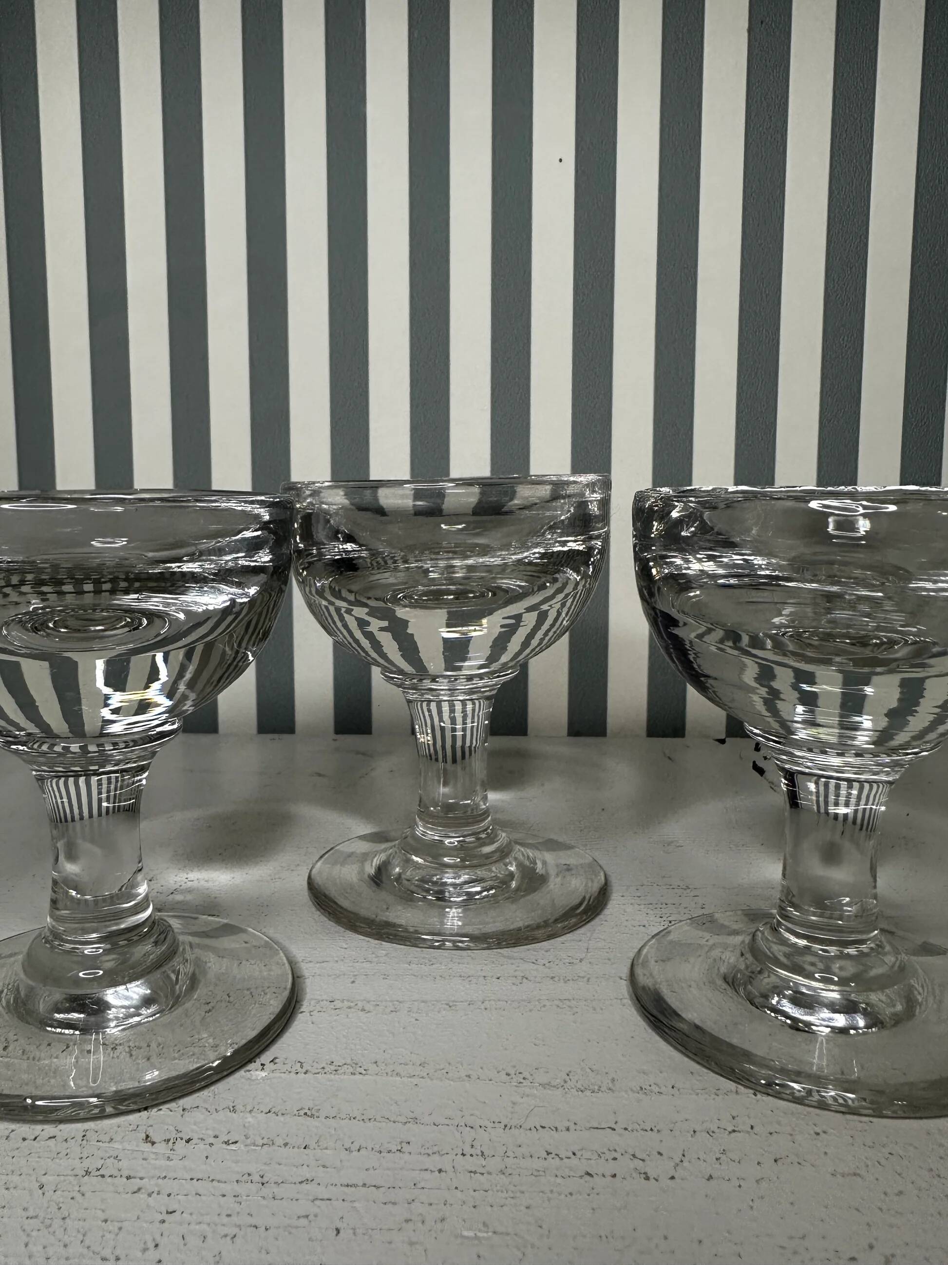 Set of 3 small liqueur glasses