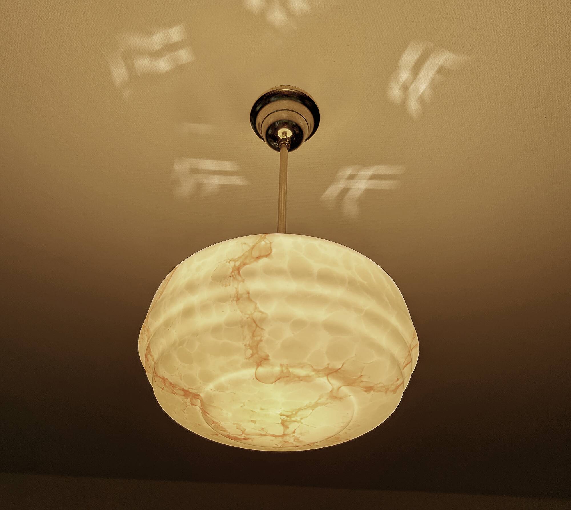 Suspension Art Déco en verre marbré