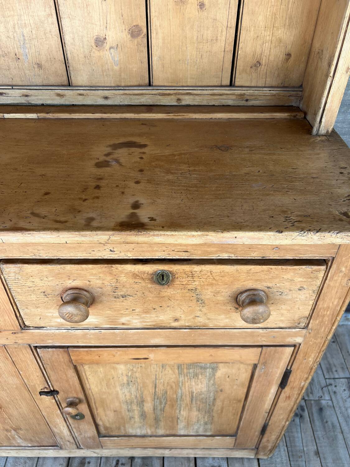 Grocery store furniture