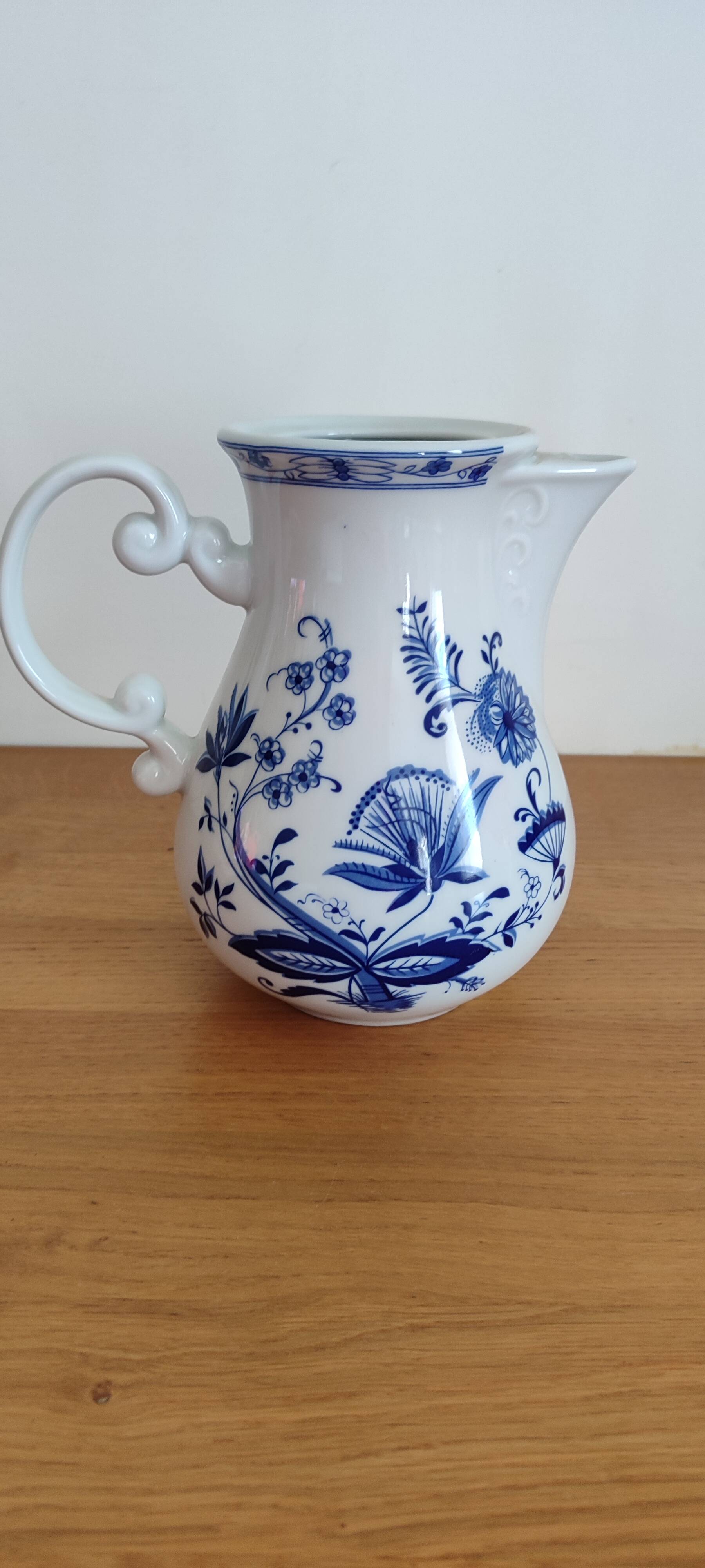 Pichet porcelaine
