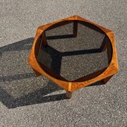 grande table basse brutaliste