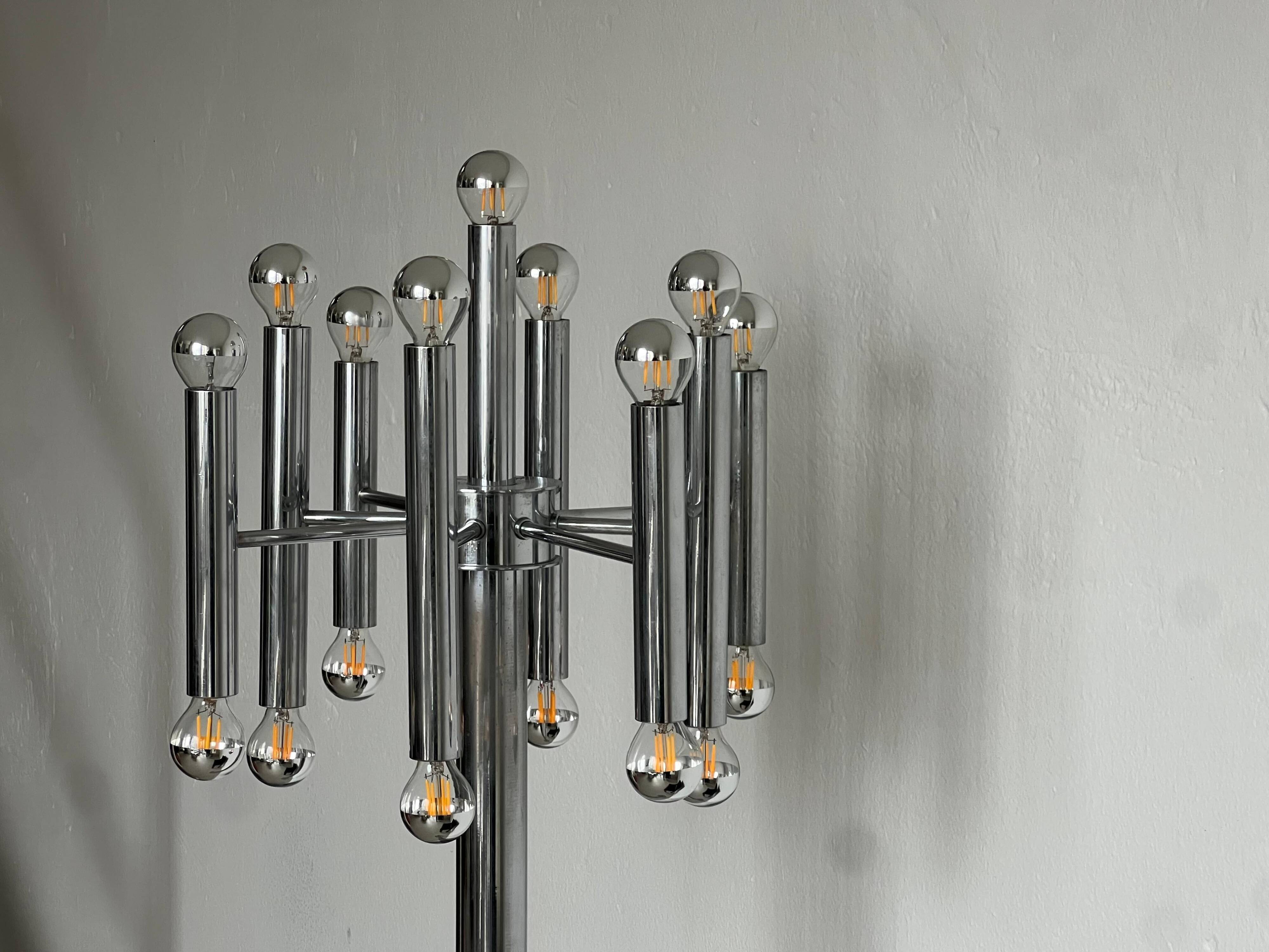 Sculptural tubular floor lamp in chrome metal, Space Age, Reggiani style