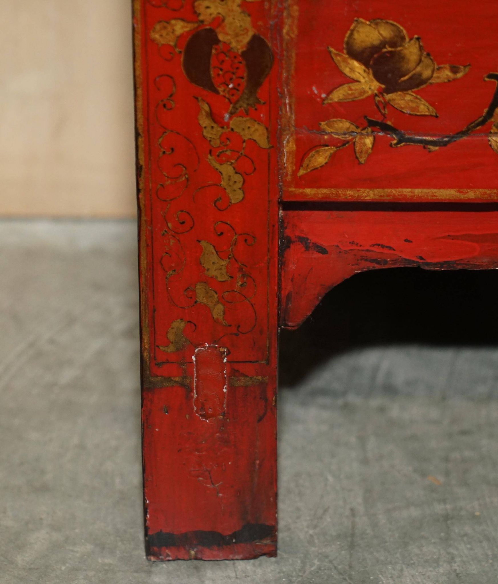 Armoirechinoise antique laquée à la main, grande armoire latérale