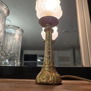 Lampe à poser pied laiton et globe flamme vintage 