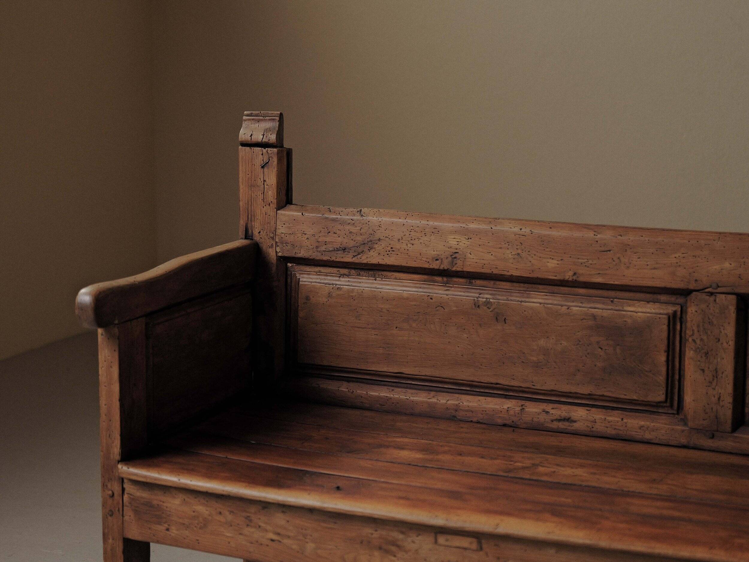 Banc de montagne en bois massif, Art populaire, Catalogne, XIXᵉ siècle