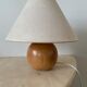 Lampe boule  en bois blond vintage