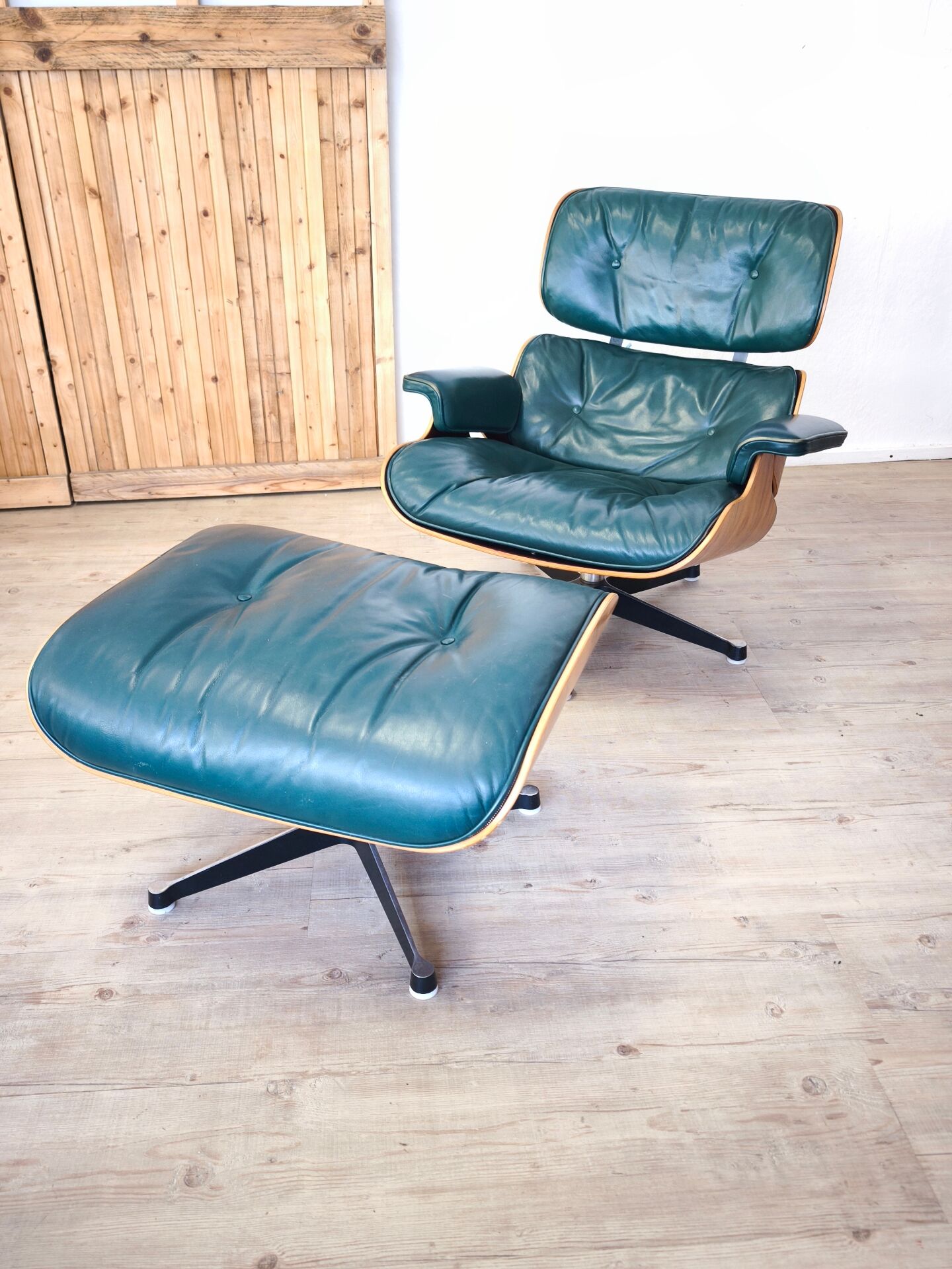 Fauteuils Lounge Eames ,production Herman Miller, avec ottoman. En cui