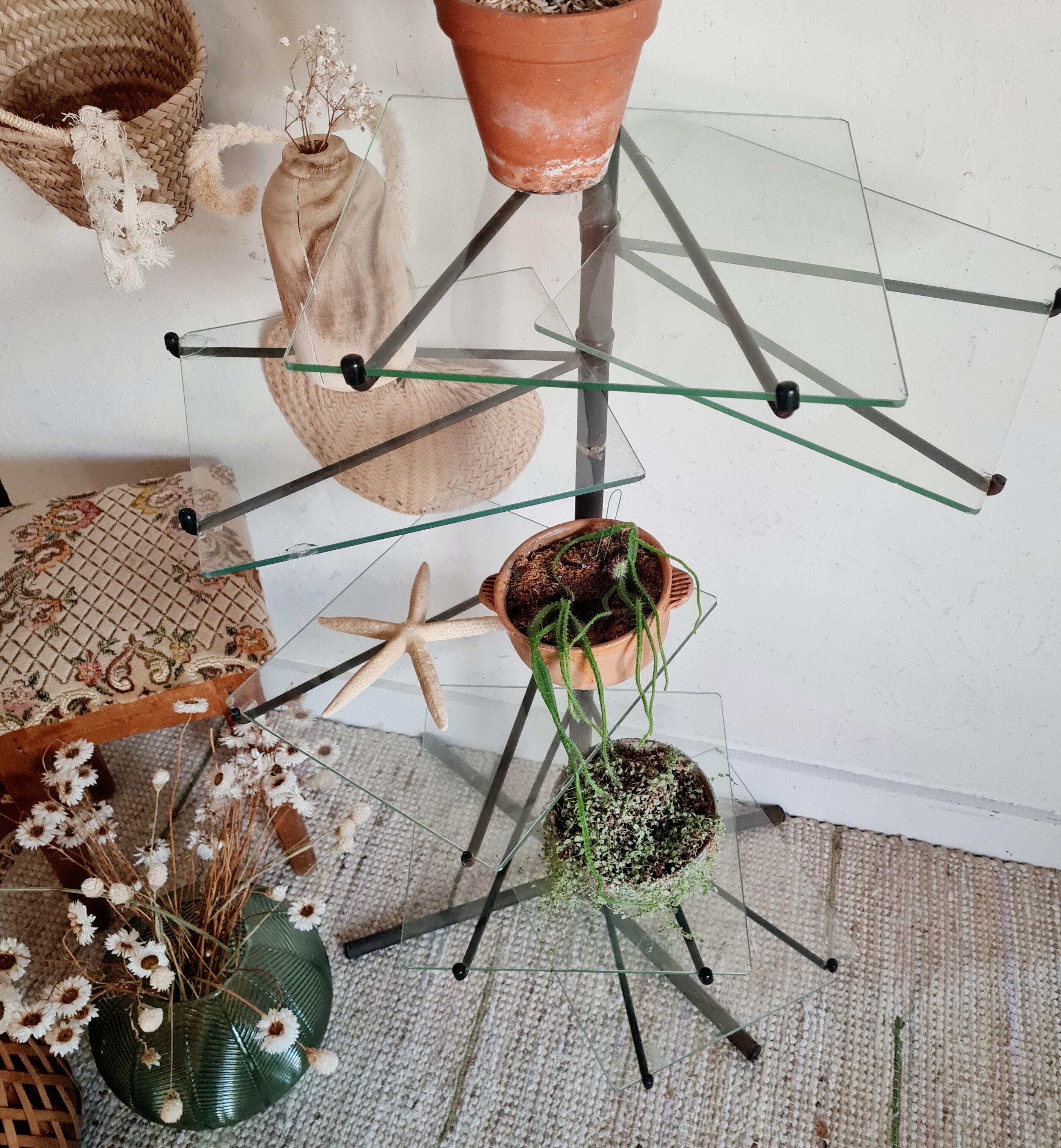 Retro metal and glass merchant shelf -