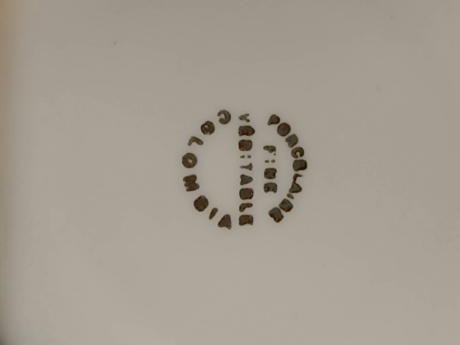 6 cups and saucers in porcelain