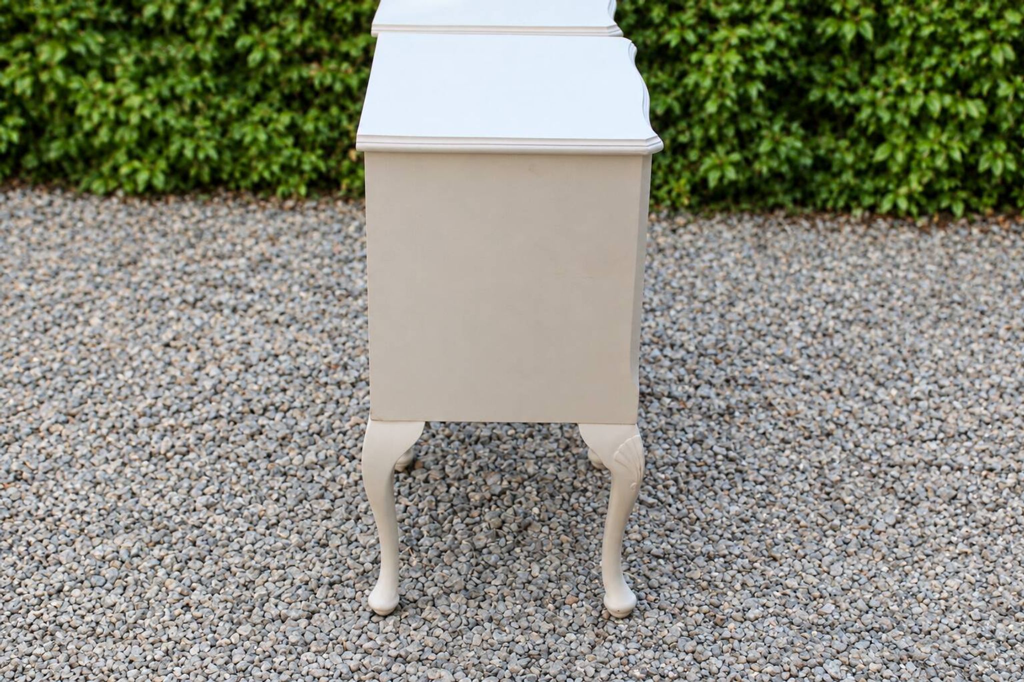 Pair of renovated antique bedside tables – Ivory from Orfèvres Libéron – 3 drawers