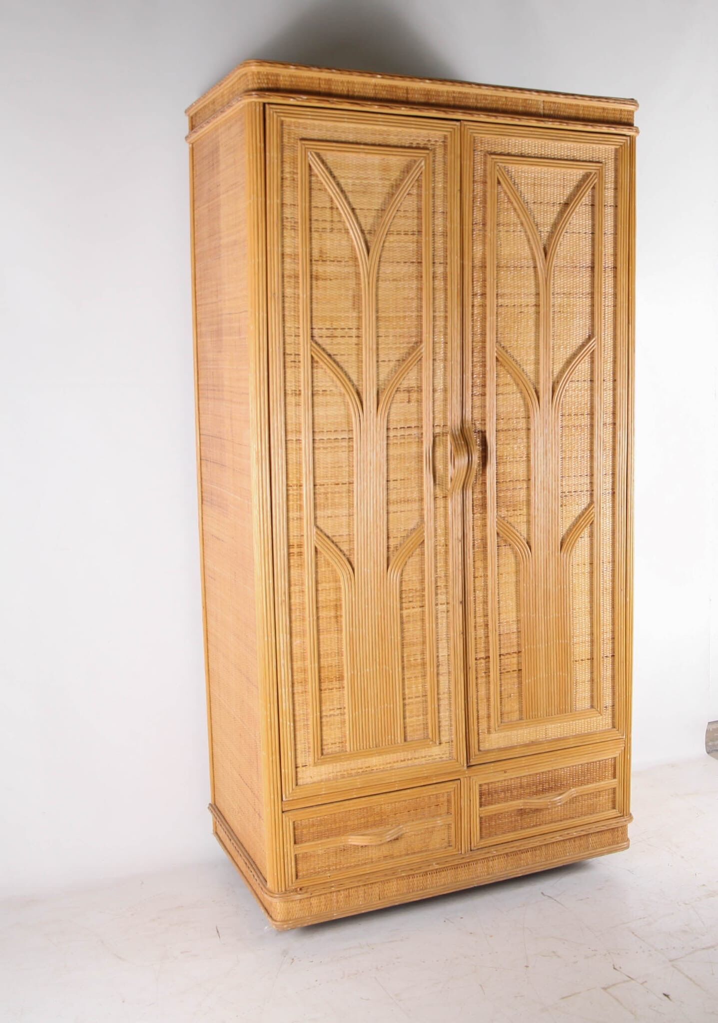 Wardrobe in rattan and raffia