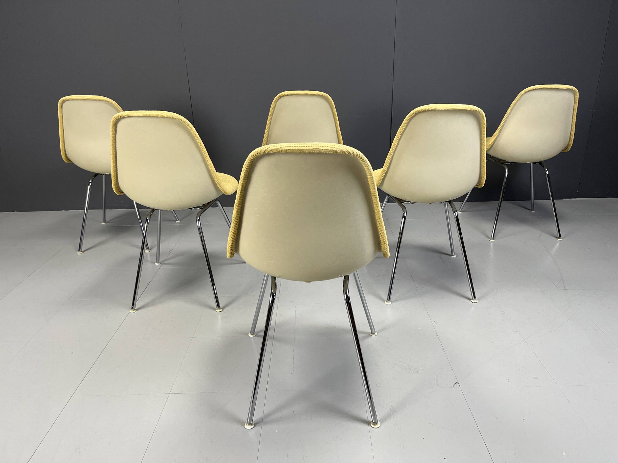 Eames fiberglass dining chairs for herman Miller, 1970s